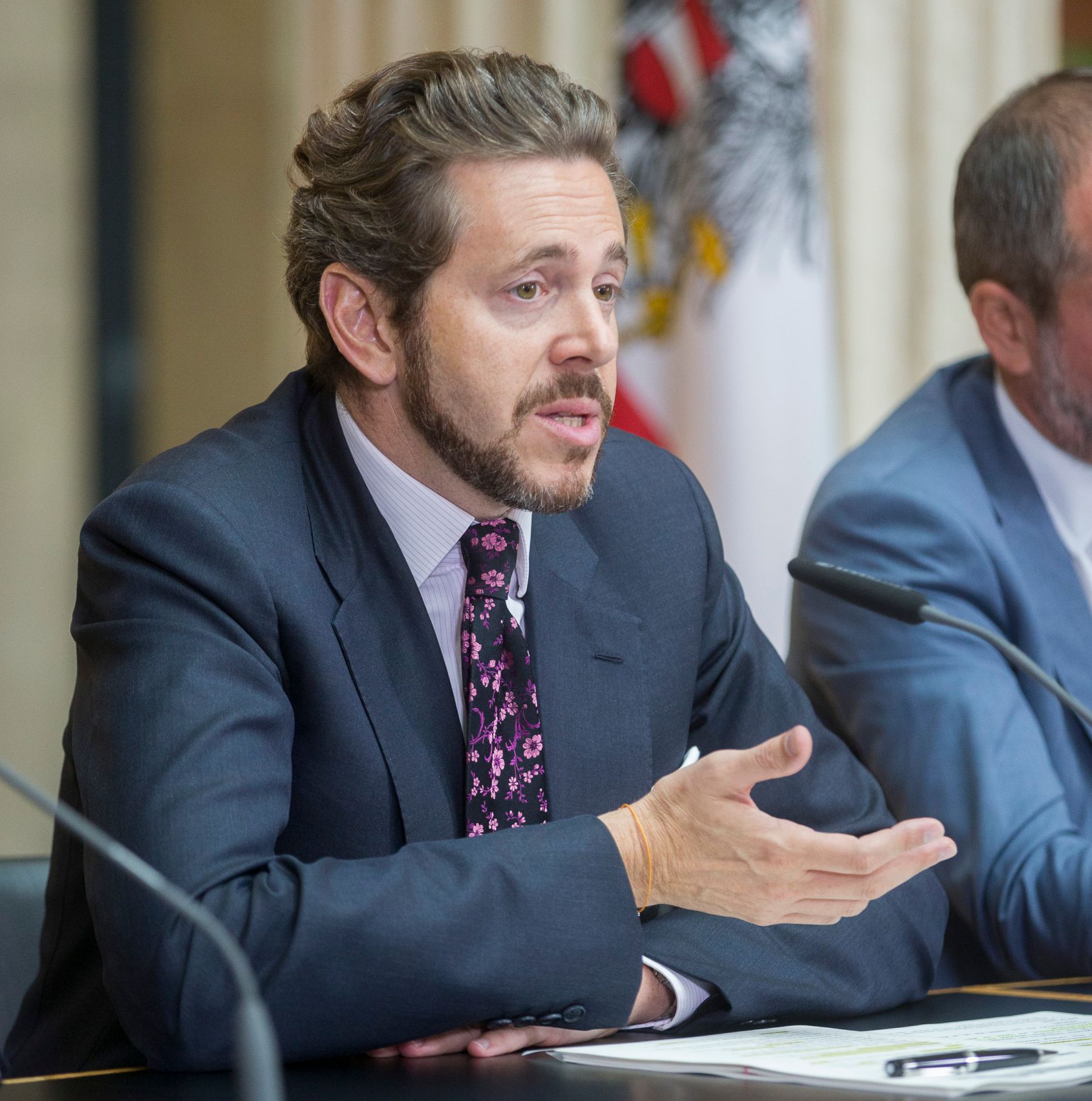 Staatssekret&auml;r Harald Mahrer beim beim Medienbriefing &uuml;ber die Regierungssitzung am 13. September 2016 im Parlament.