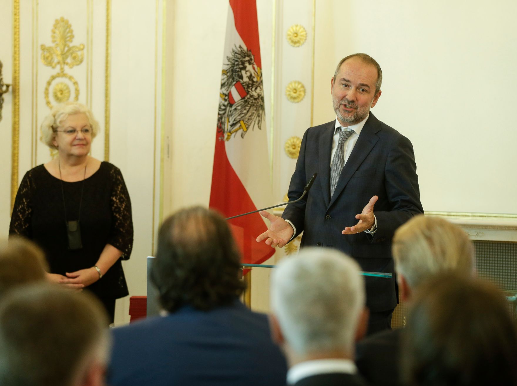 Am 14. September 2016 bestellte der Bundeskanzler Vertreterinnen und Vertreter der Wirtschaft zu Mitgliedern der bei der Bundesanstalt "Statistik &Ouml;sterreich" eingerichteten Wirtschaftskurie. Im Bild Kanzleramtsminister Thomas Drozda.