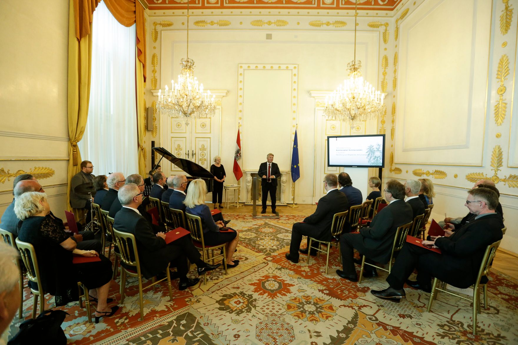 Am 14. September 2016 bestellte der Bundeskanzler Vertreterinnen und Vertreter der Wirtschaft zu Mitgliedern der bei der Bundesanstalt "Statistik &Ouml;sterreich" eingerichteten Wirtschaftskurie.