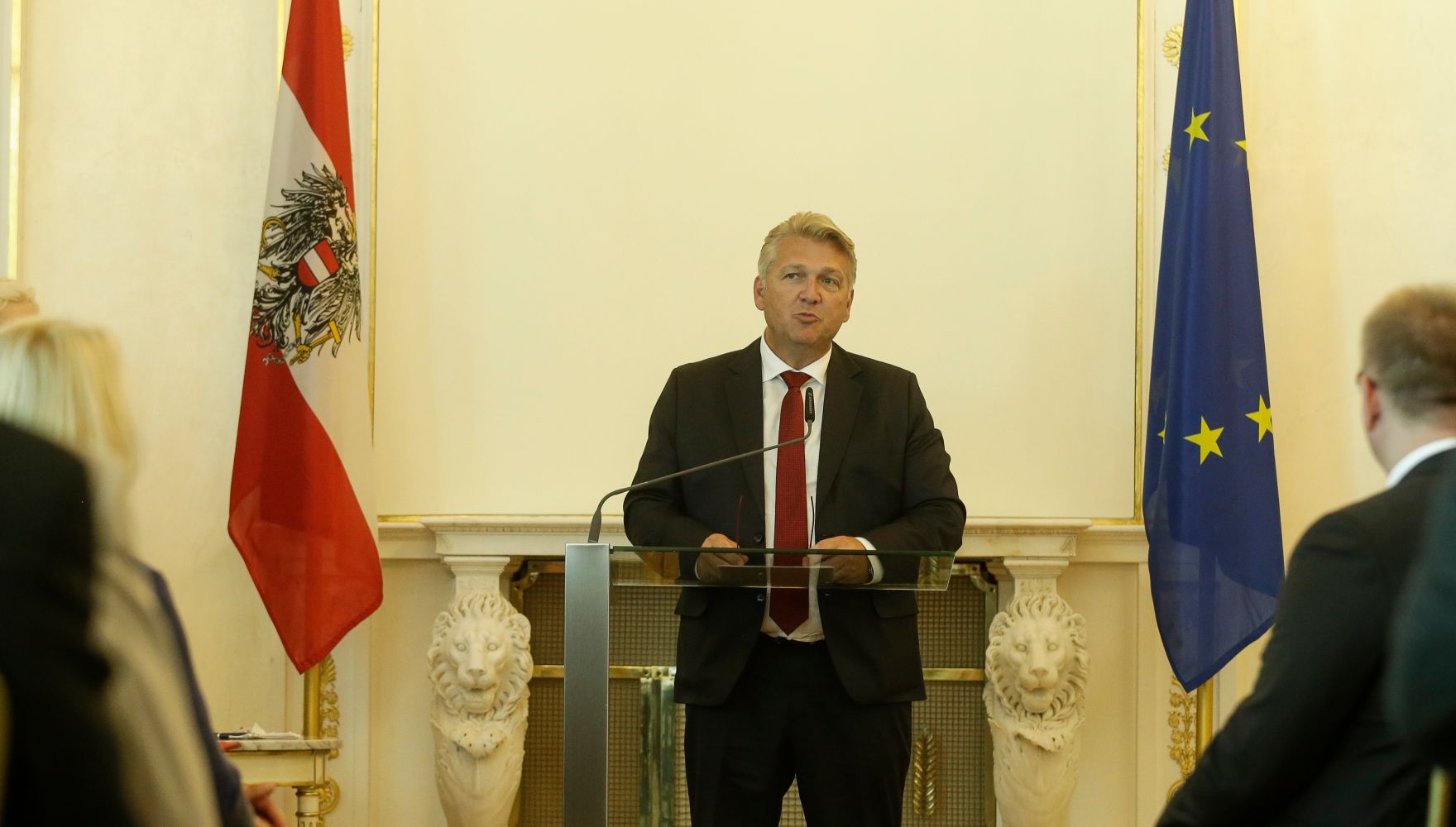 Am 14. September 2016 bestellte der Bundeskanzler Vertreterinnen und Vertreter der Wirtschaft zu Mitgliedern der bei der Bundesanstalt "Statistik &Ouml;sterreich" eingerichteten Wirtschaftskurie.