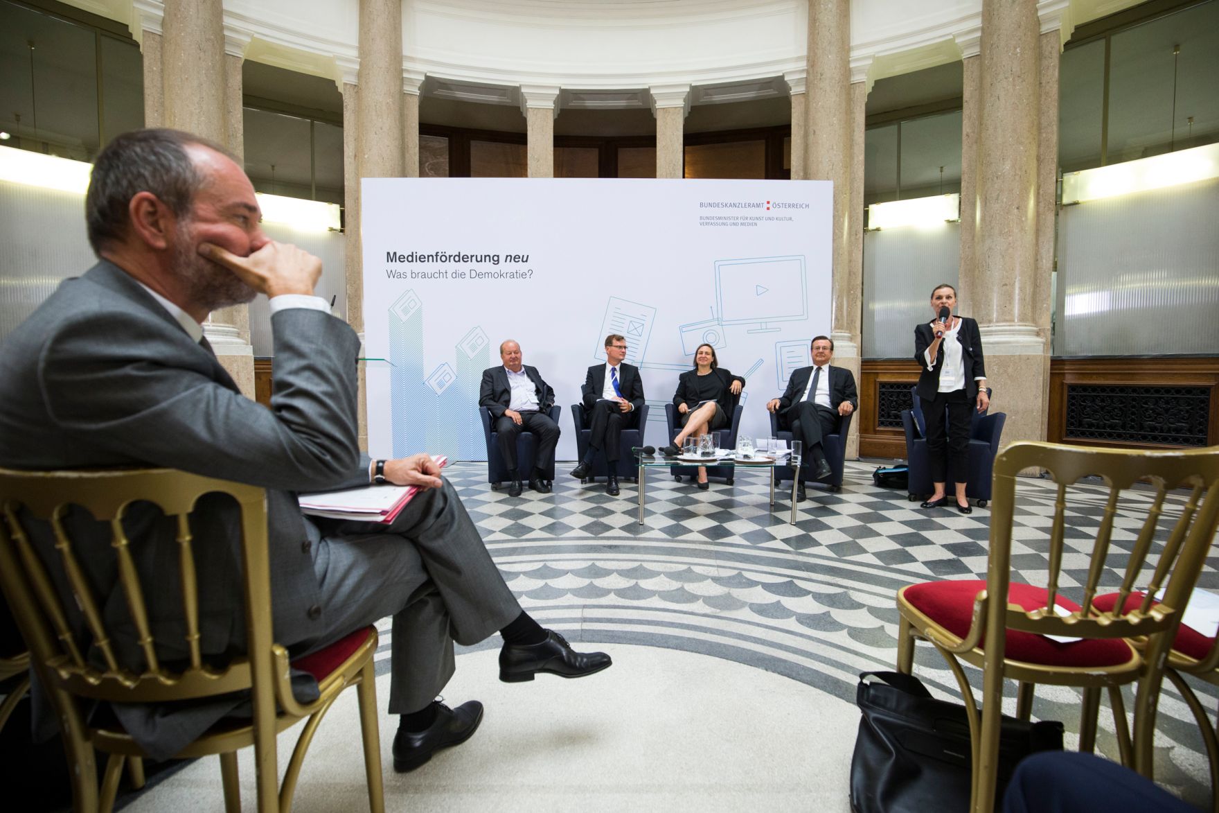 Am 19. September 2016 fand die Enquete "Medienf&ouml;rderung neu - Was braucht die Demokratie?" statt. Im Bild (v.l.n.r.) Thomas Drozda, Bundesminister f&uuml;r Medien, Alfred Grinschgl, Thomas Kralinger, Daniela Kraus und Hans Mahr.