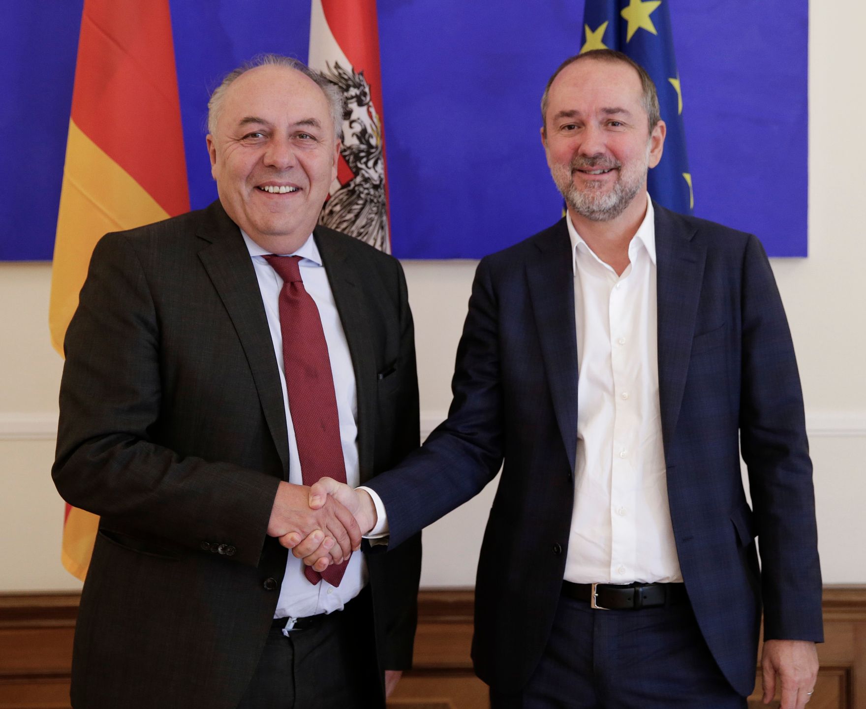 Am 21. September 2016 empfing Kanzleramtsminister Thomas Drozda (r.) den deutschen Staatssekret&auml;r im Bundesministerium f&uuml;r Wirtschaft und Energie, Matthias Machnig (l.) zu einem Arbeitsgespr&auml;ch.