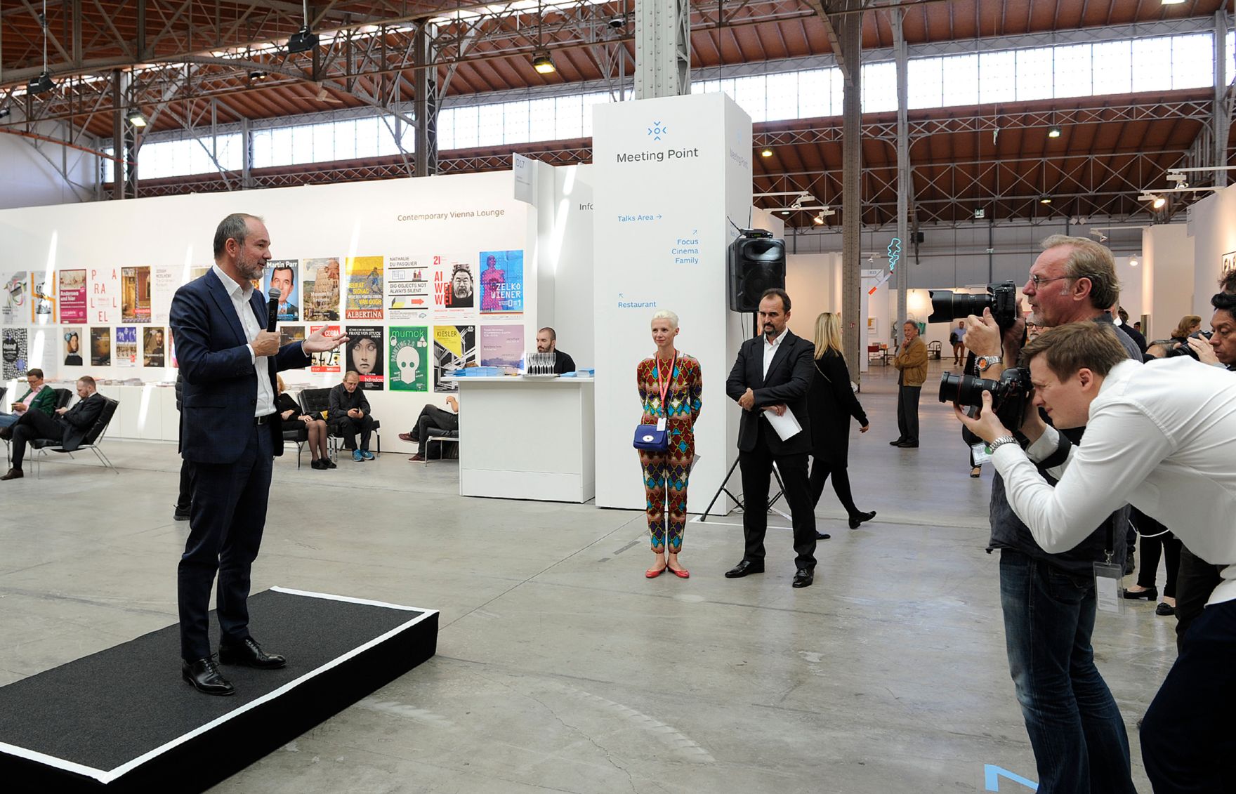 Am 21. September 2016 besuchte Kunst-und Kulturminister Thomas Drozda die viennacontemporary, &Ouml;sterreichs internationale Kunstmesse in der Marxhalle Wien. Im Bild bei der Er&ouml;ffnung. 