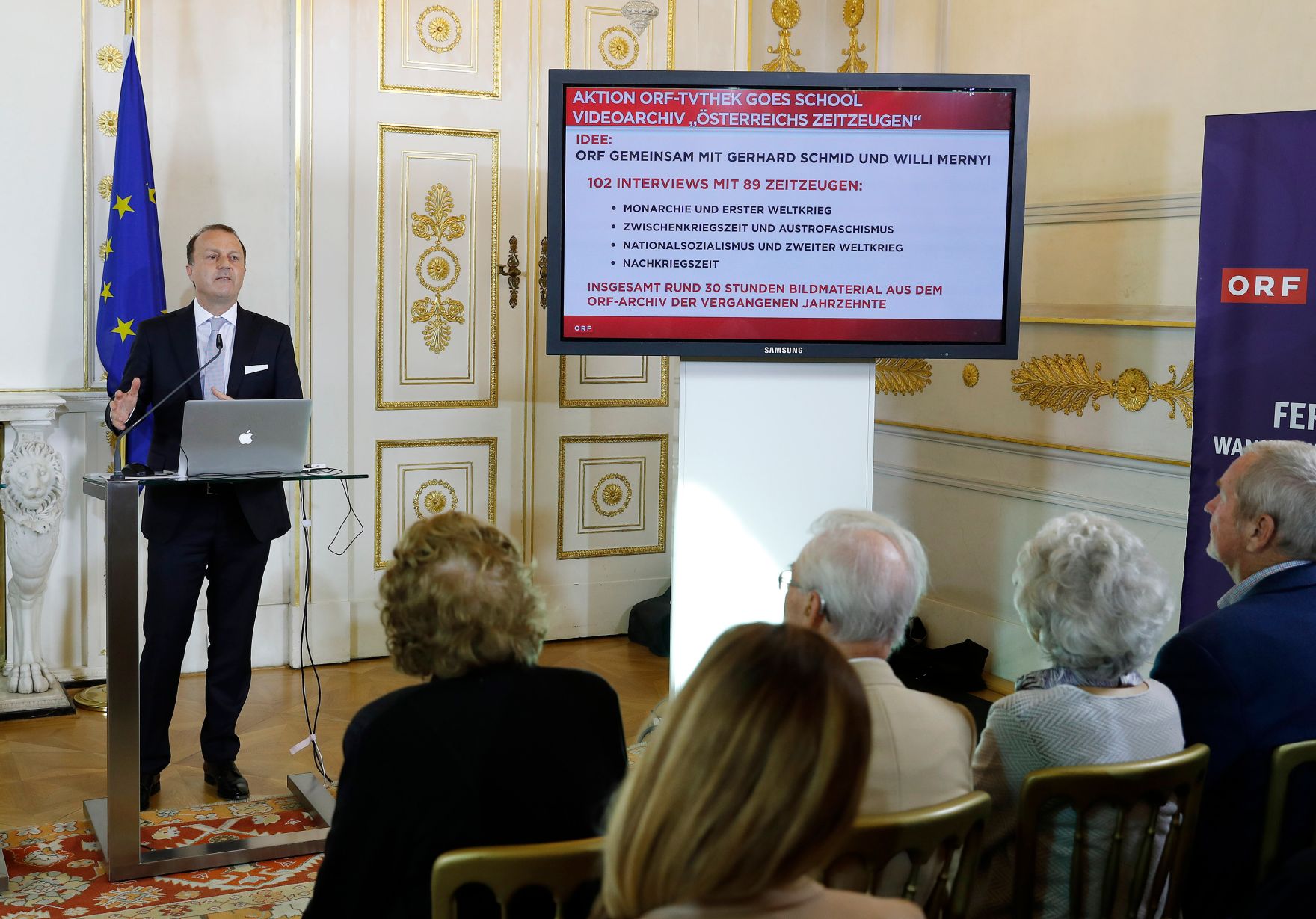 Am 30. September 2016 fand im Bundeskanzleramt ein Pressegespr&auml;ch zum Thema ORF-TVthek goes school &ndash; Videoarchiv "&Ouml;sterreichs Zeitzeugen" statt. Im Bild ORF-Onlinechef Thomas Prantner bei der Einleitung des Trailers.