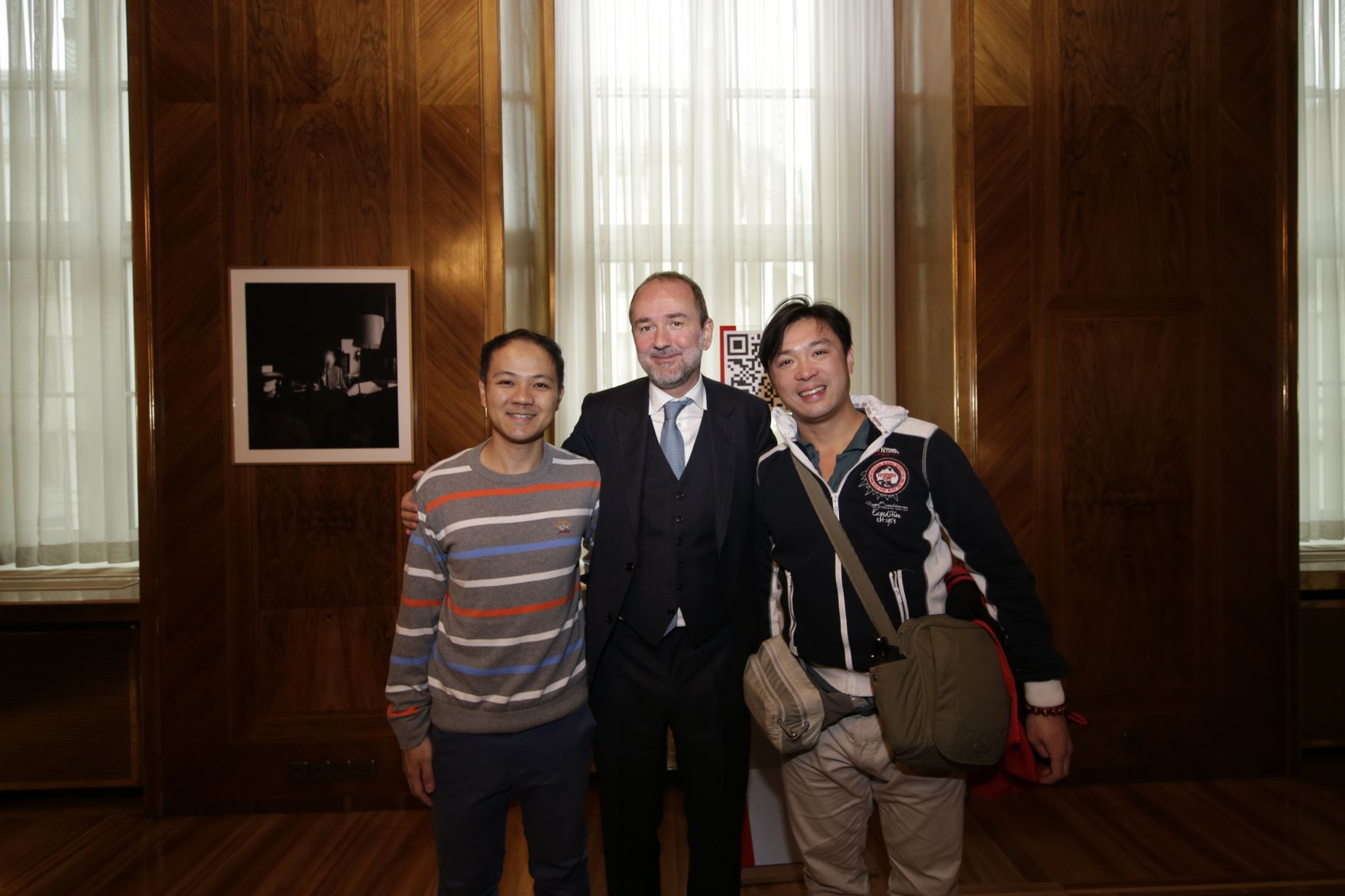 Am 26. Oktober 2016 empfing Kanzleramtsminister Thomas Drozda im Rahmen des Nationalfeiertages Besucherinnen und Besucher im Bundeskanzleramt.