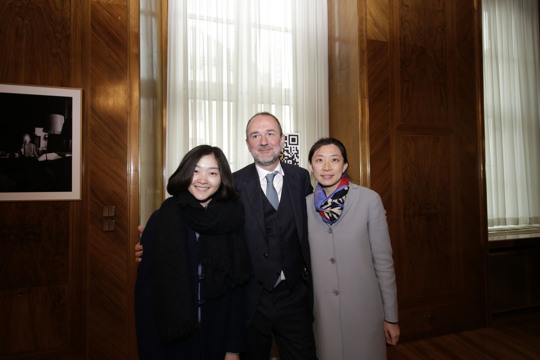 Am 26. Oktober 2016 empfing Kanzleramtsminister Thomas Drozda im Rahmen des Nationalfeiertages Besucherinnen und Besucher im Bundeskanzleramt.