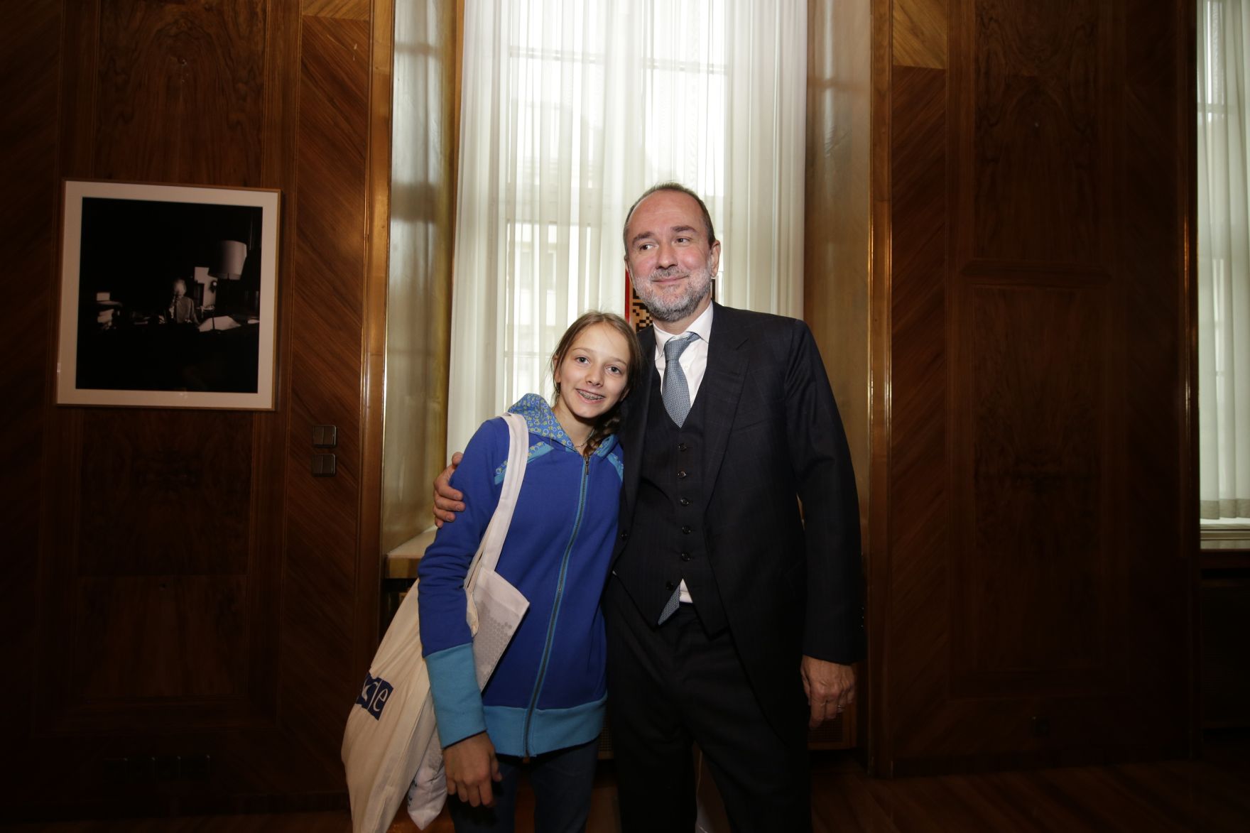 Am 26. Oktober 2016 empfing Kanzleramtsminister Thomas Drozda im Rahmen des Nationalfeiertages Besucherinnen und Besucher im Bundeskanzleramt.