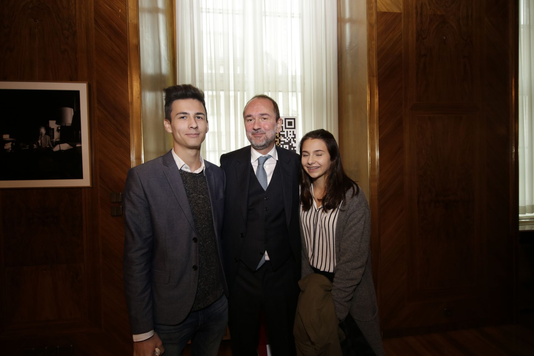 Am 26. Oktober 2016 empfing Kanzleramtsminister Thomas Drozda im Rahmen des Nationalfeiertages Besucherinnen und Besucher im Bundeskanzleramt.
