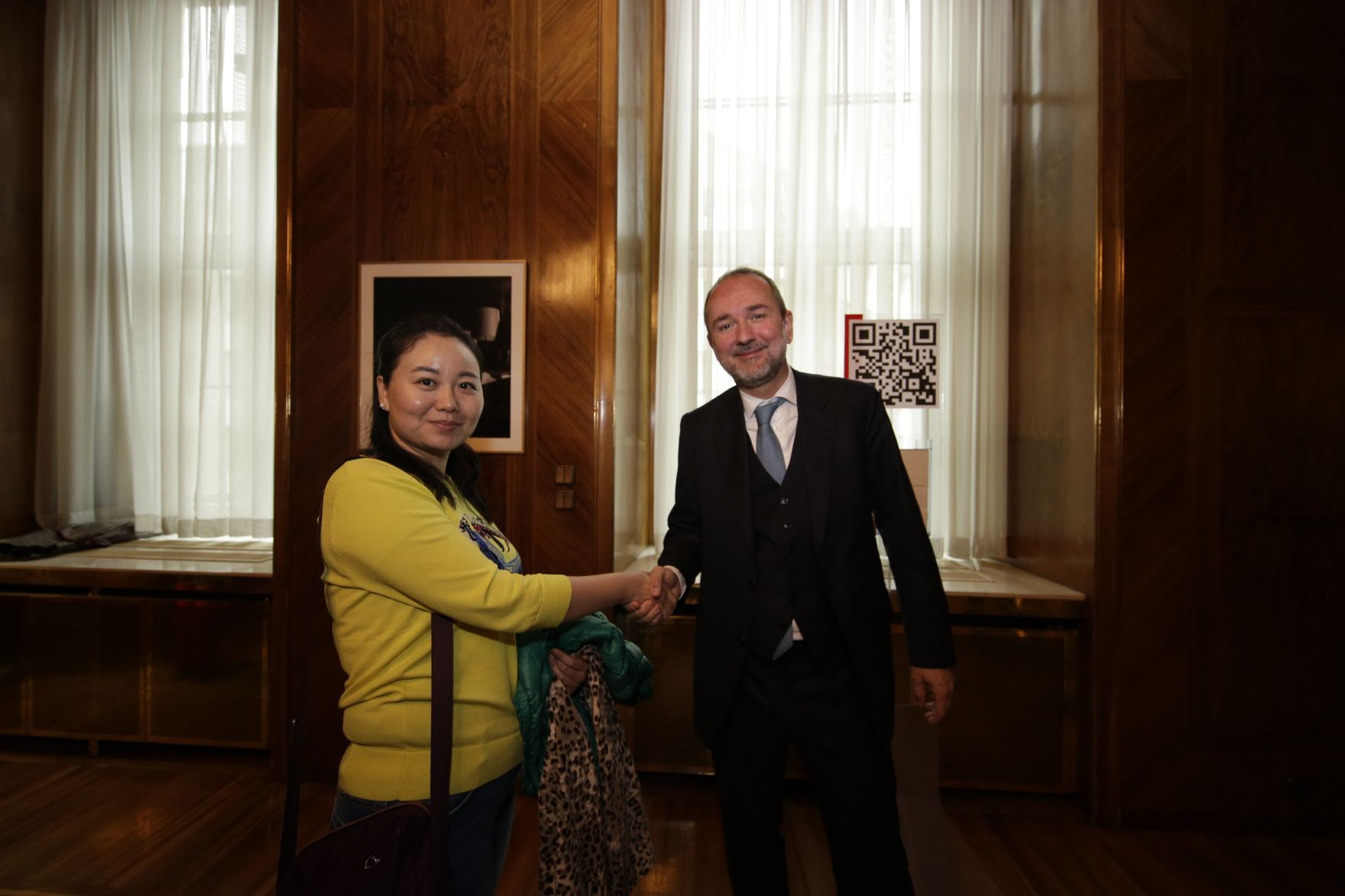 Am 26. Oktober 2016 empfing Kanzleramtsminister Thomas Drozda im Rahmen des Nationalfeiertages Besucherinnen und Besucher im Bundeskanzleramt.