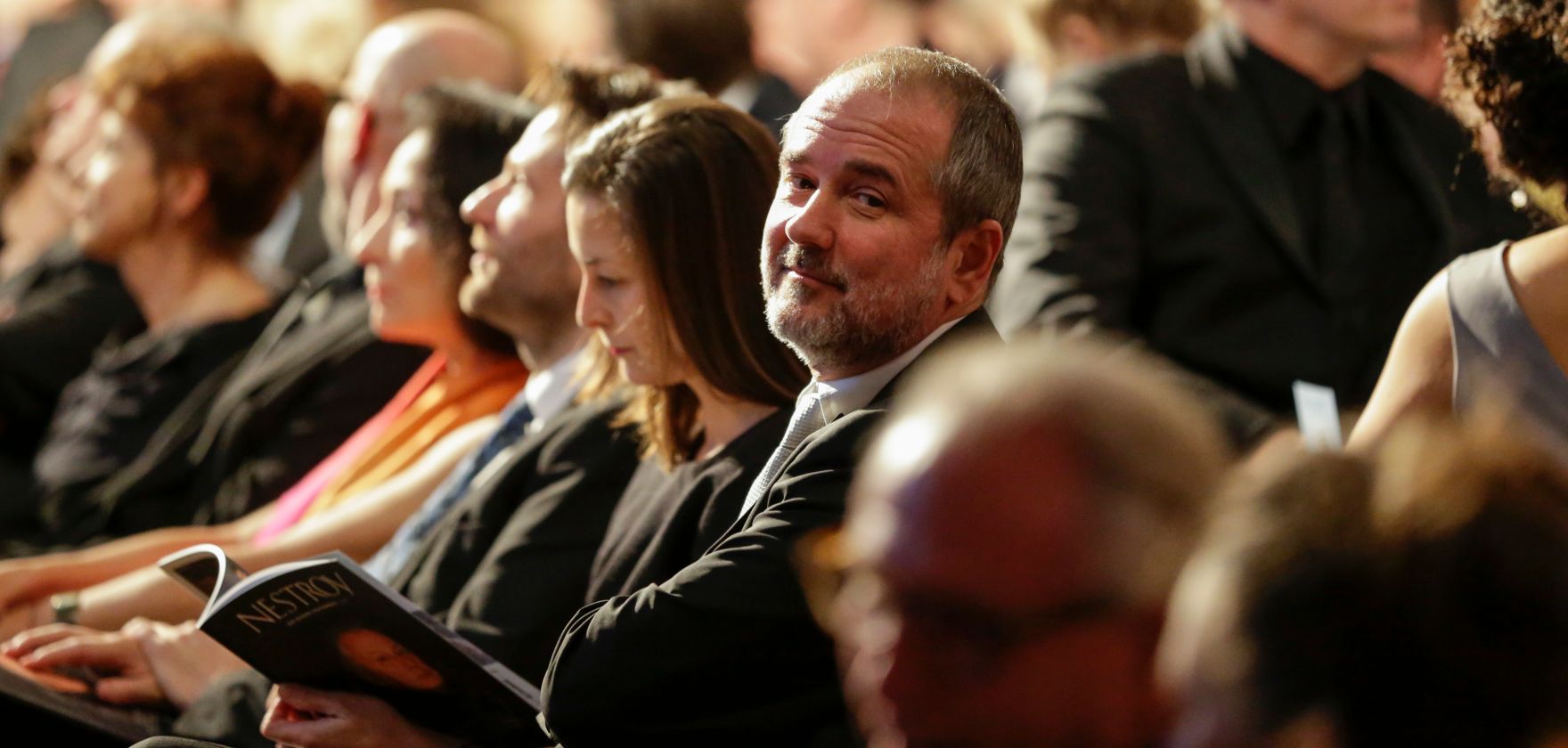 Am 7. November 2016 verlieh Kunst- und Kulturminister Thomas Drozda im Rahmen der Netroy-Gala im Wiener Ronacher den Wiener Theaterpreis Nestroy 2016.