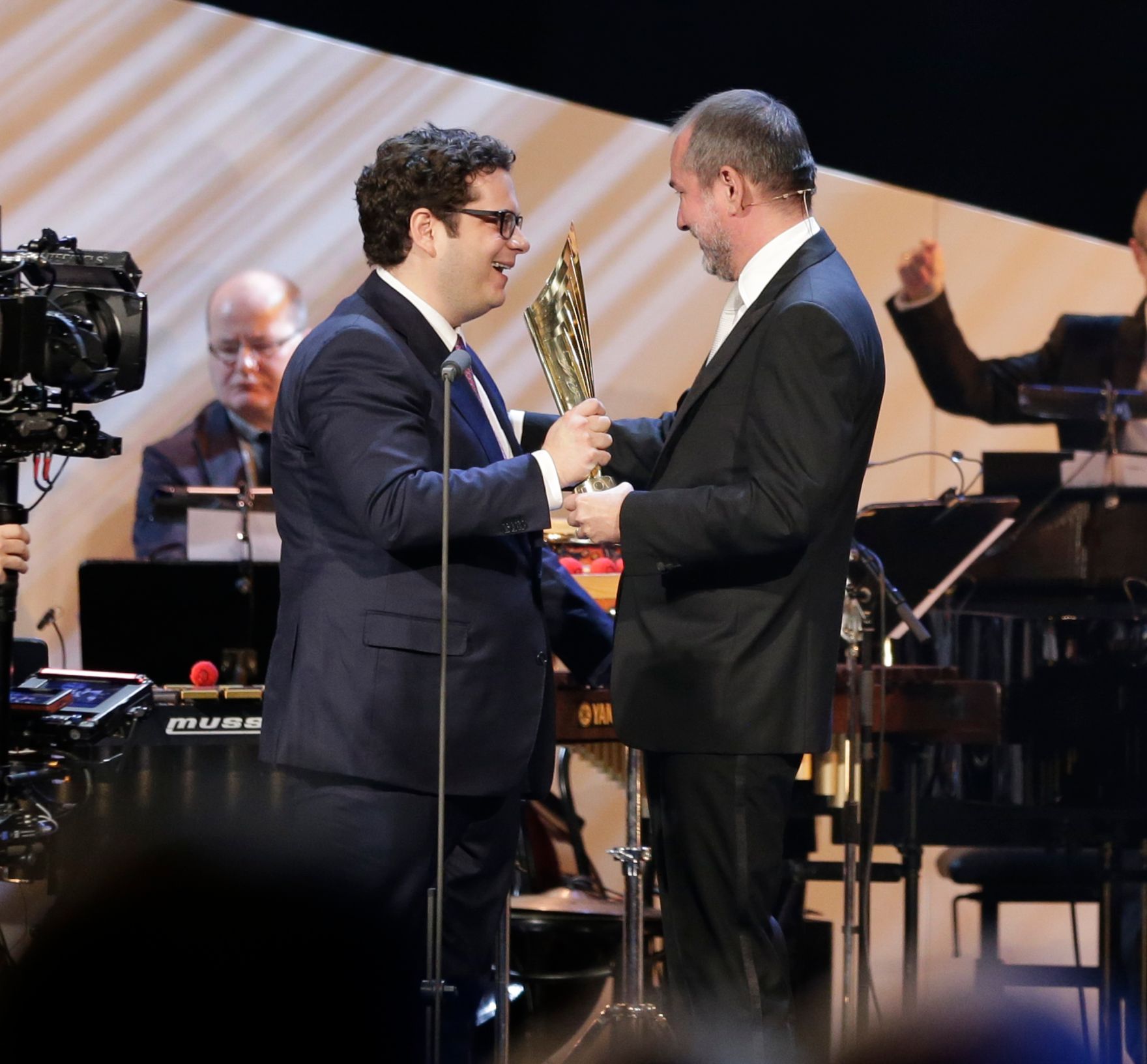 Am 7. November 2016 verlieh Kunst- und Kulturminister Thomas Drozda im Rahmen der Netroy-Gala im Wiener Ronacher den Wiener Theaterpreis Nestroy 2016.