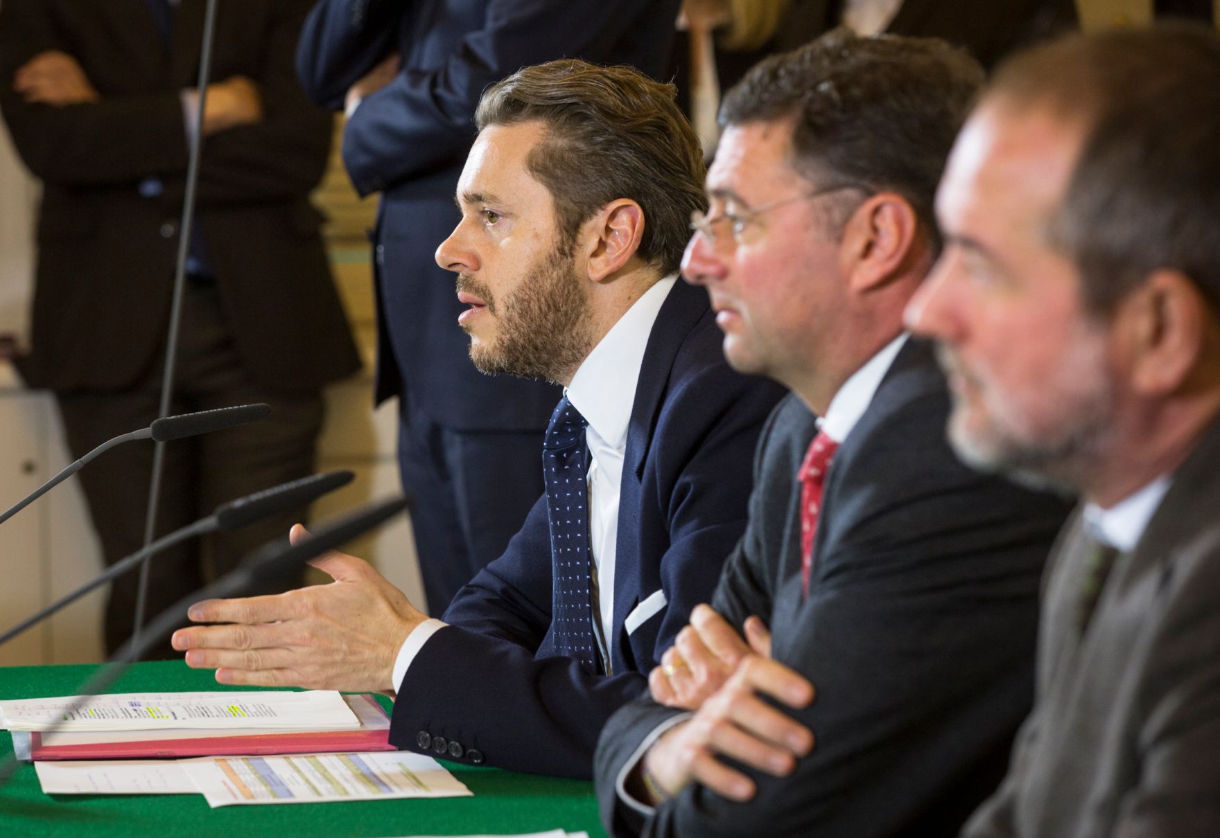 Am 8. November 2016 fand das Medienbriefing &uuml;ber die Regierungssitzung statt. Im Bild (v.r.n.l.) Kanzleramtsminister Thomas Drozda, Verkehrsminister J&ouml;rg Leichtfried und Staatssekret&auml;r Harald Mahrer.