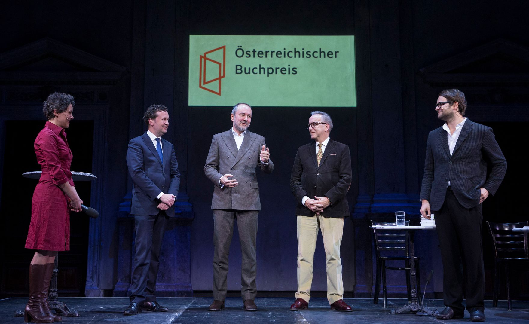Am 8. November 2016 verlieh Kunst- und Kulturminister Thomas Drozda den &quot;&Ouml;sterreichischen Buchpreis 2016&quot;.