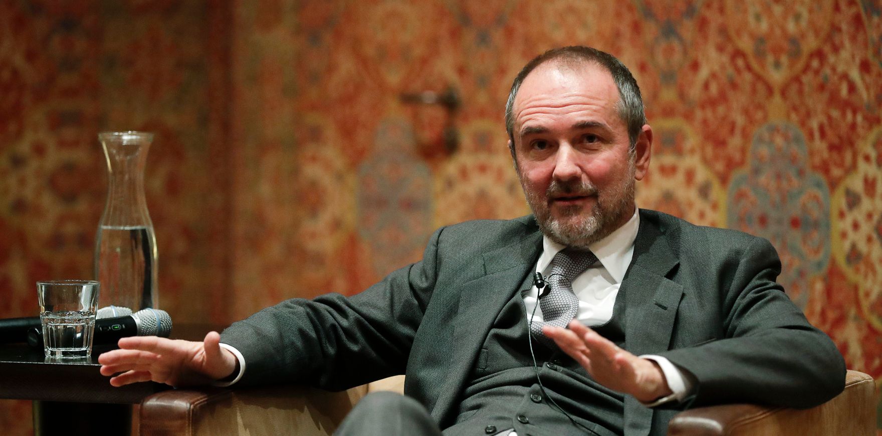 Am 15. November 2016 lud die &Ouml;sterreichische Gesellschaft f&uuml;r Kulturpolitik zum Gespr&auml;ch von Kunst- und Kulturminister Thomas Drozda (im Bild) mit Musikerin Birgit Denk ins Leopold Museum.