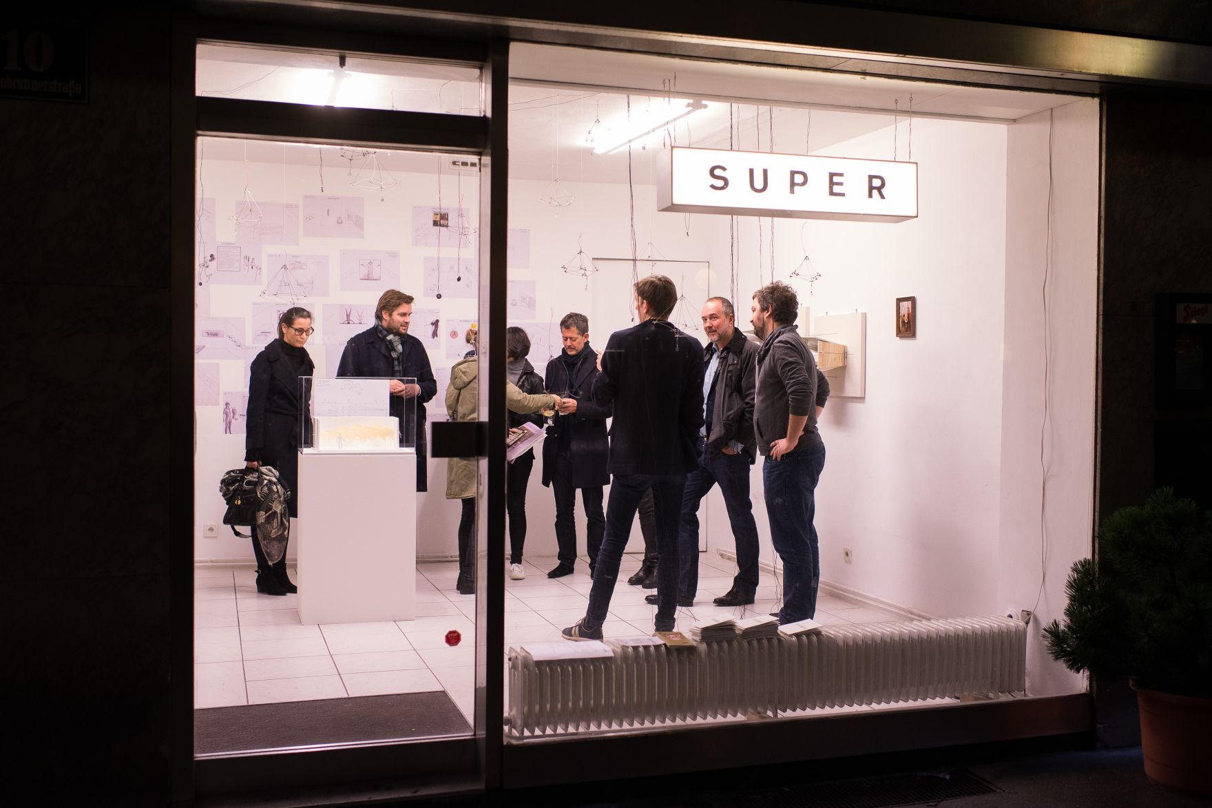 Am 19. November 2016 besuchte Kunst- und Kulturminister Thomas Drozda Ateliers und Studios anl&auml;sslich der Vienna Art Week.