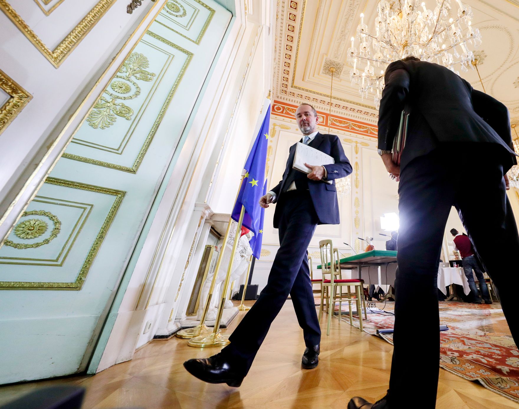 Am 6. Dezember 2016 fand das Medienbriefing &uuml;ber die Regierungssitzung statt. Im Bild Kanzleramtsminister Thomas Drozda.