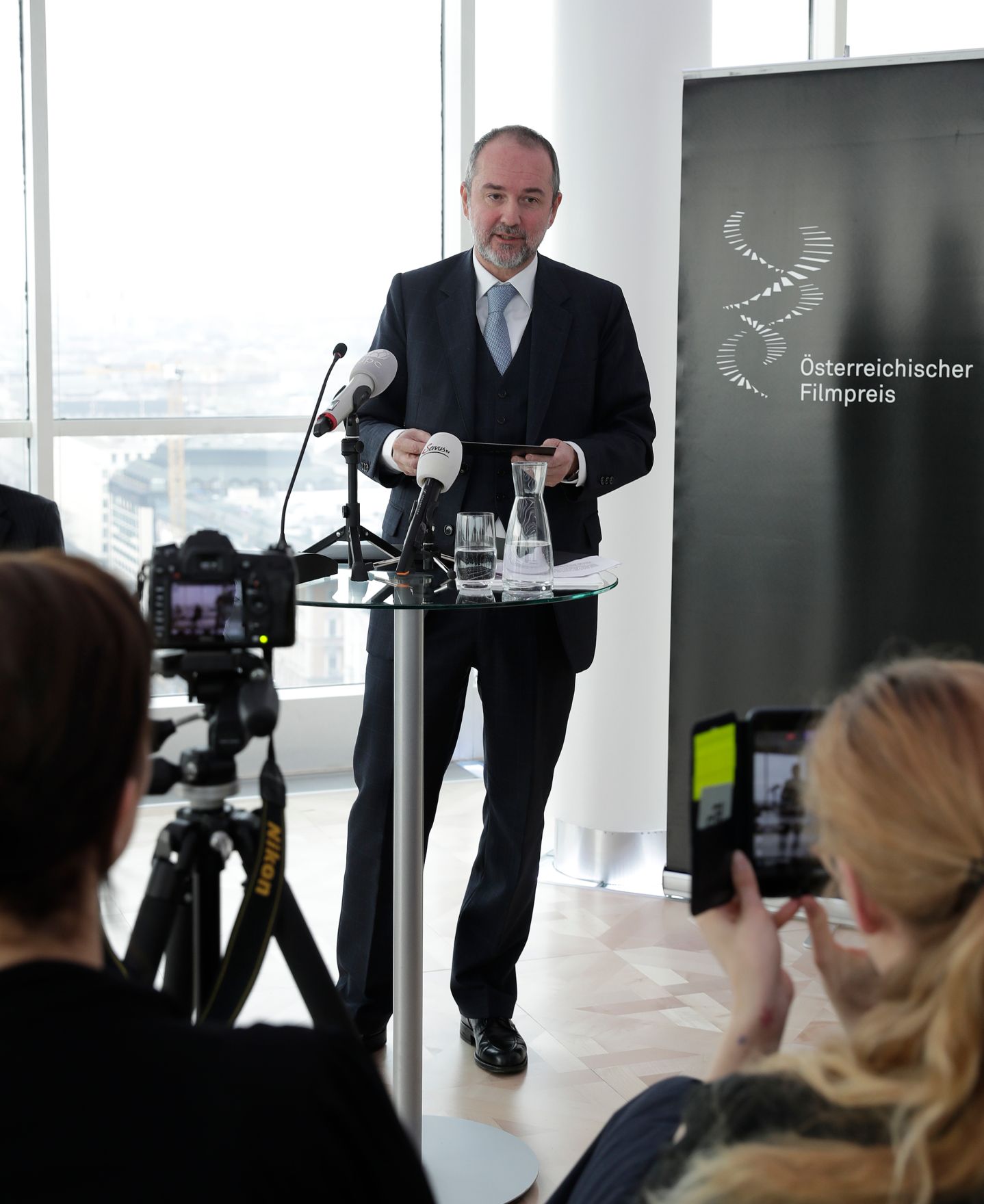 Am 14. Dezember 2016 fand im Ringturm die Nominierungspressekonferenz des &Ouml;sterreichischen Filmpreises statt. Im Bild Kunst- und Kulturminister Thomas Drozda.