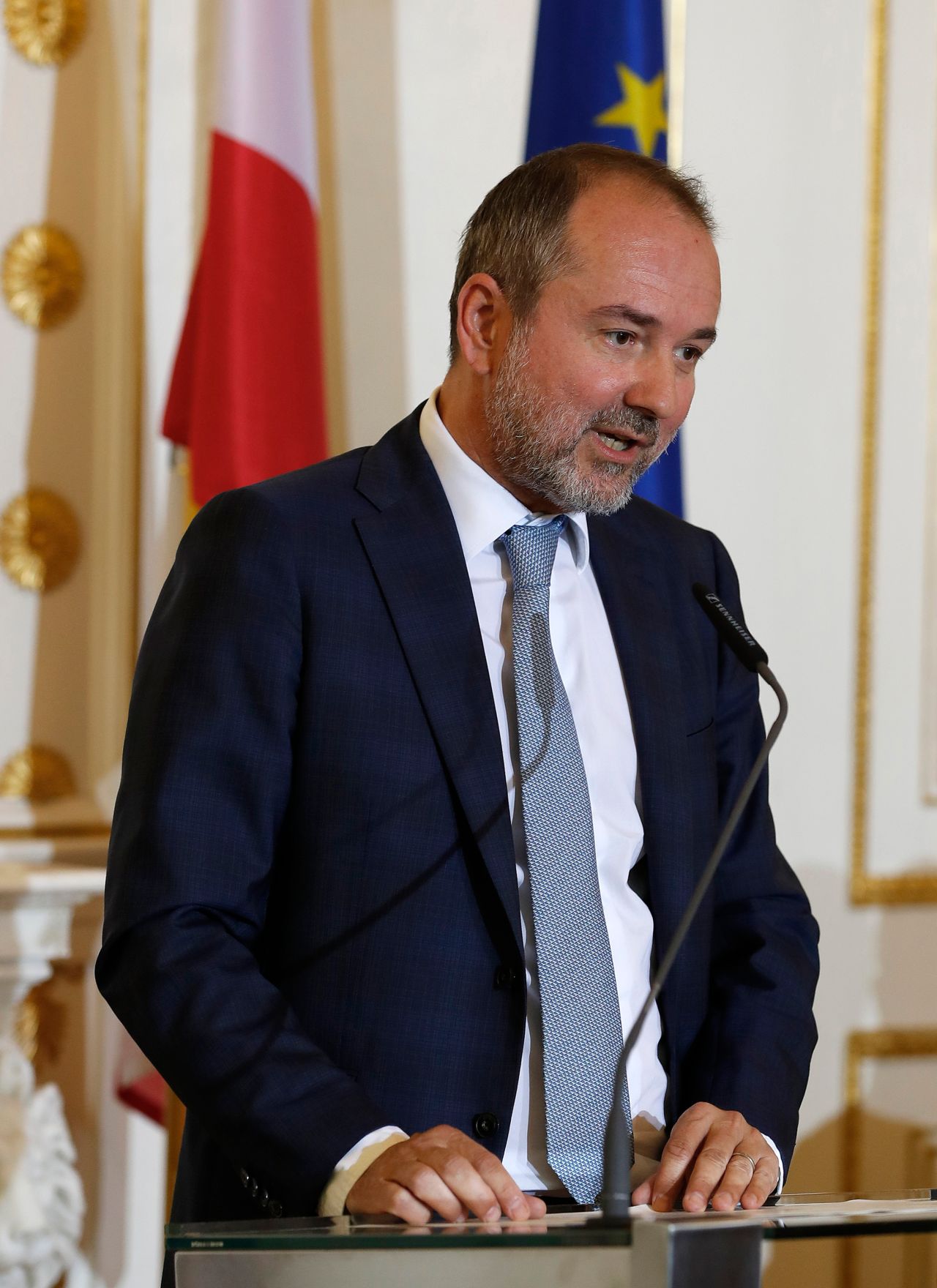 Am 29. September 2016 verlieh Kunst- und Kulturminister Thomas Drozda (im Bild) den Staatspreis f&uuml;r k&uuml;nstlerische Fotografie an Margherita Spiluttini.