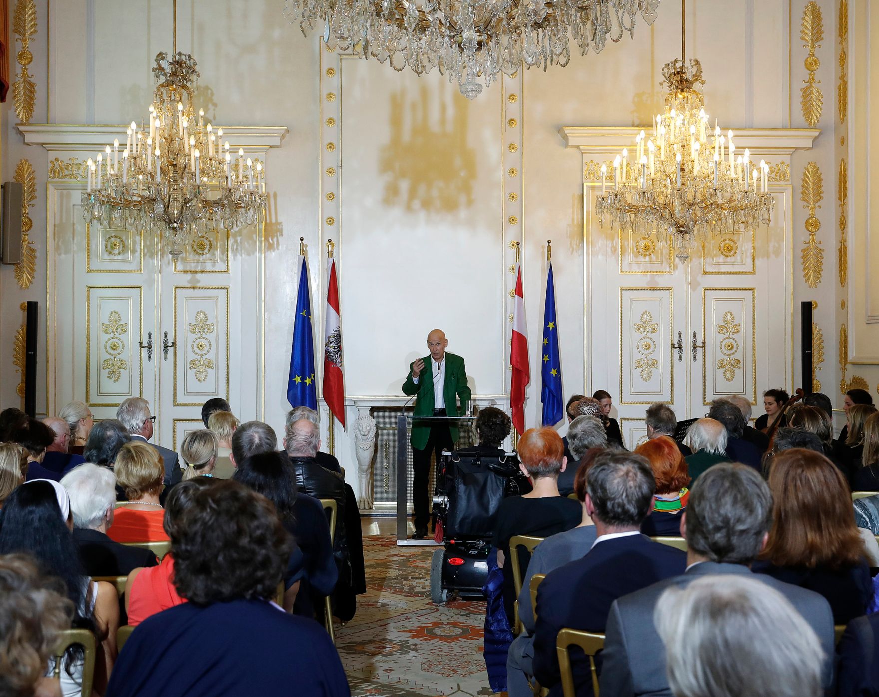 Am 29. September 2016 verlieh Kunst- und Kulturminister Thomas Drozda den Staatspreis f&uuml;r k&uuml;nstlerische Fotografie an Margherita Spiluttini. Im Bild Laudator Otto Kapfinger.