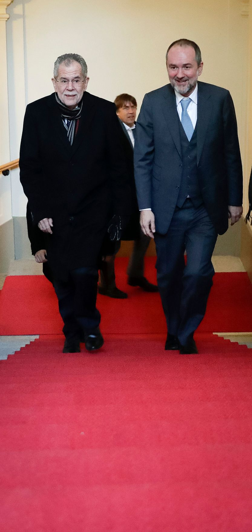 Am 10. J&auml;nner 2017 empfing Kanzleramtsminister Thomas Drozda (r.) den designierten Bundespr&auml;sidenten Alexander Van der Bellen (l.) zu einem Gespr&auml;ch.