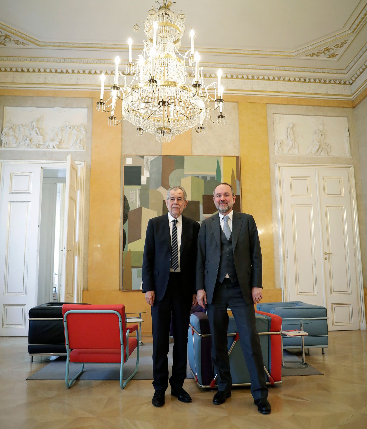 Am 10. J&auml;nner 2017 empfing Kanzleramtsminister Thomas Drozda (r.) den designierten Bundespr&auml;sidenten Alexander Van der Bellen (l.) zu einem Gespr&auml;ch.