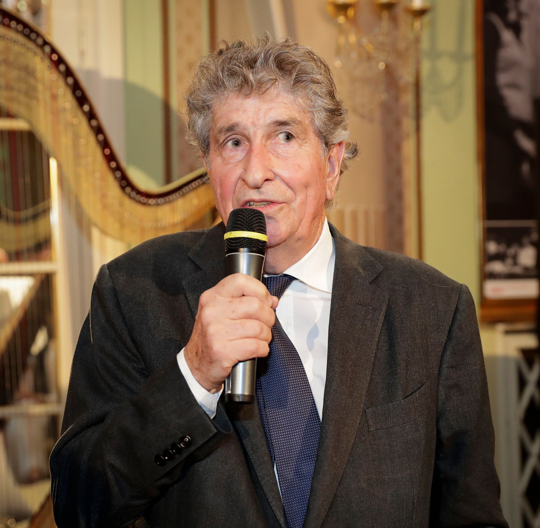 Am 12. J&auml;nner 2017 &uuml;berreichte Kunst- und Kulturminister Thomas Drozda im Theater in der Josefstadt die Urkunde, mit der Sandra F&ouml;ttinger-Cervik der Berufstitel Kammerschauspielerin verliehen wurde.