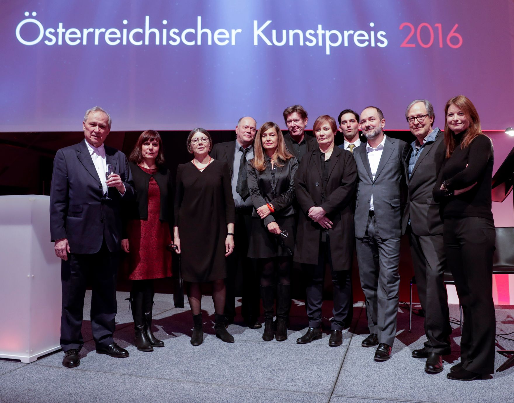 Am 25. J&auml;nner 2017 er&ouml;ffnete Kunst- und Kulturminister Thomas Drozda die Preisverleihung "&Ouml;sterreichischer Kunstpreis 2016". Im Bild die Preistr&auml;gerinnen und Preistr&auml;ger.