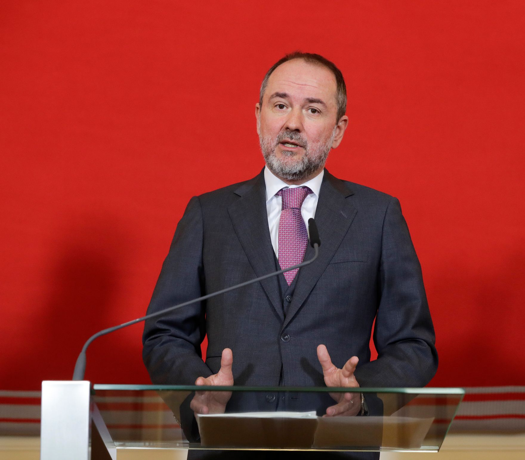 Am 16. Februar 2017 gab Kunst- und Kulturminister Thomas Drozda (im Bild) gemeinsam mit dem Direktor der Albertina Klaus Albrecht Schr&ouml;der und Karlheinz Essl eine Pressekonferenz zur &Uuml;bergabe der Sammlung Essl an die Albertina.