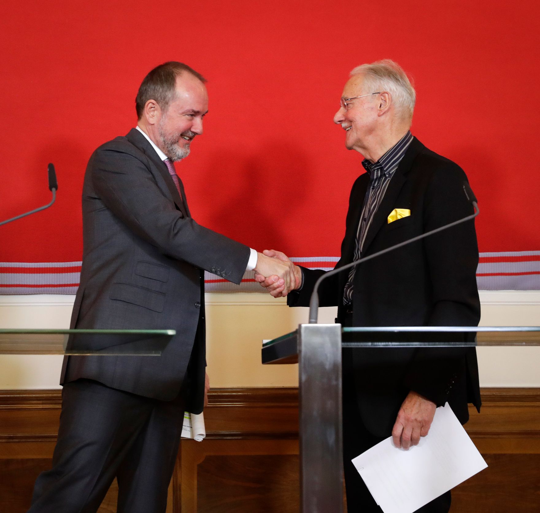 Am 16. Februar 2017 gab Kunst- und Kulturminister Thomas Drozda (l.) gemeinsam mit dem Direktor der Albertina Klaus Albrecht Schr&ouml;der und Karlheinz Essl (r.) eine Pressekonferenz zur &Uuml;bergabe der Sammlung Essl an die Albertina.