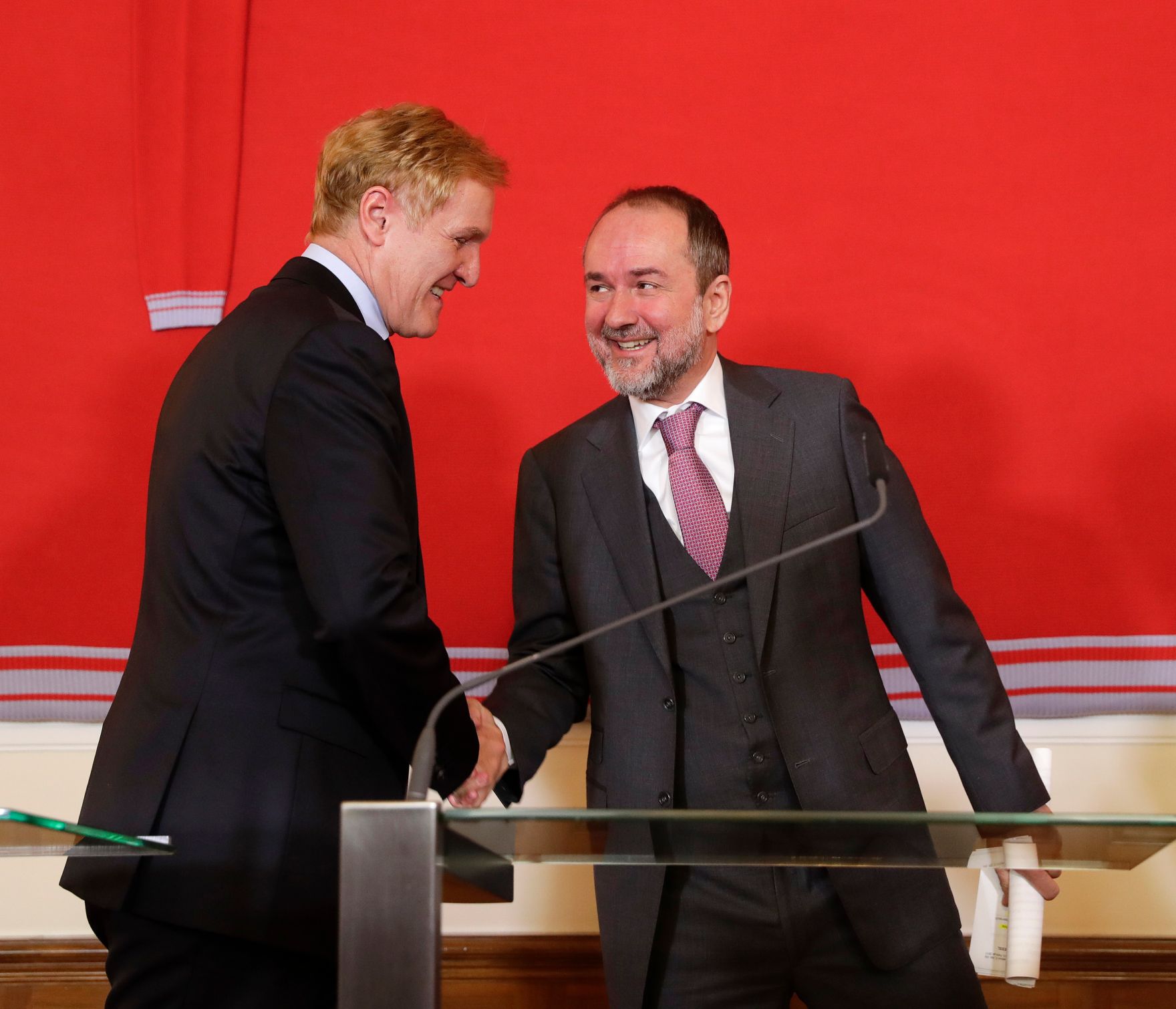 Am 16. Februar 2017 gab Kunst- und Kulturminister Thomas Drozda (r.) gemeinsam mit dem Direktor der Albertina Klaus Albrecht Schr&ouml;der (l.) und Karlheinz Essl eine Pressekonferenz zur &Uuml;bergabe der Sammlung Essl an die Albertina.