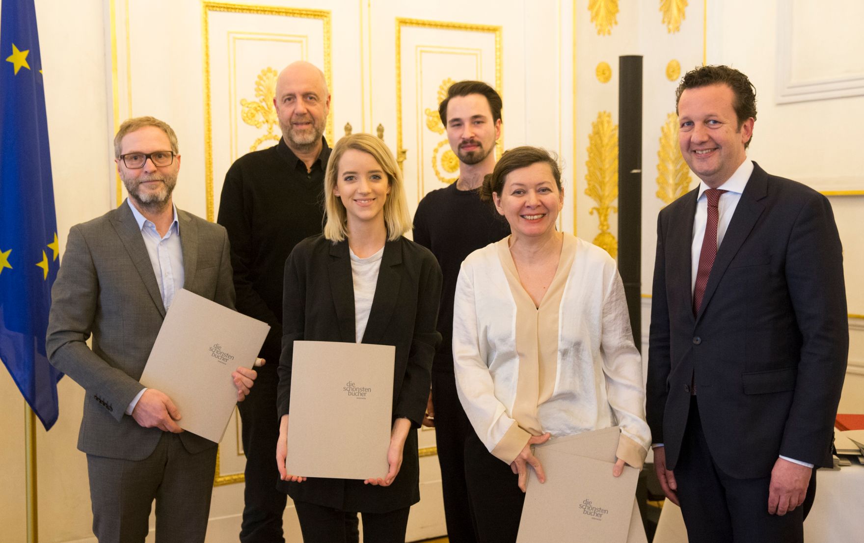 Am 9. M&auml;rz 2017 fand die Staatspreisverleihung f&uuml;r die "Sch&ouml;nsten B&uuml;cher &Ouml;sterreichs" statt.