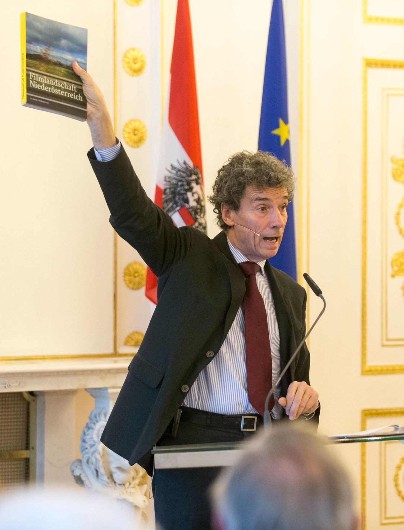 Am 9. M&auml;rz 2017 fand die Staatspreisverleihung f&uuml;r die &quot;Sch&ouml;nsten B&uuml;cher &Ouml;sterreichs&quot; statt. Im Bild der Moderator Michael Freund