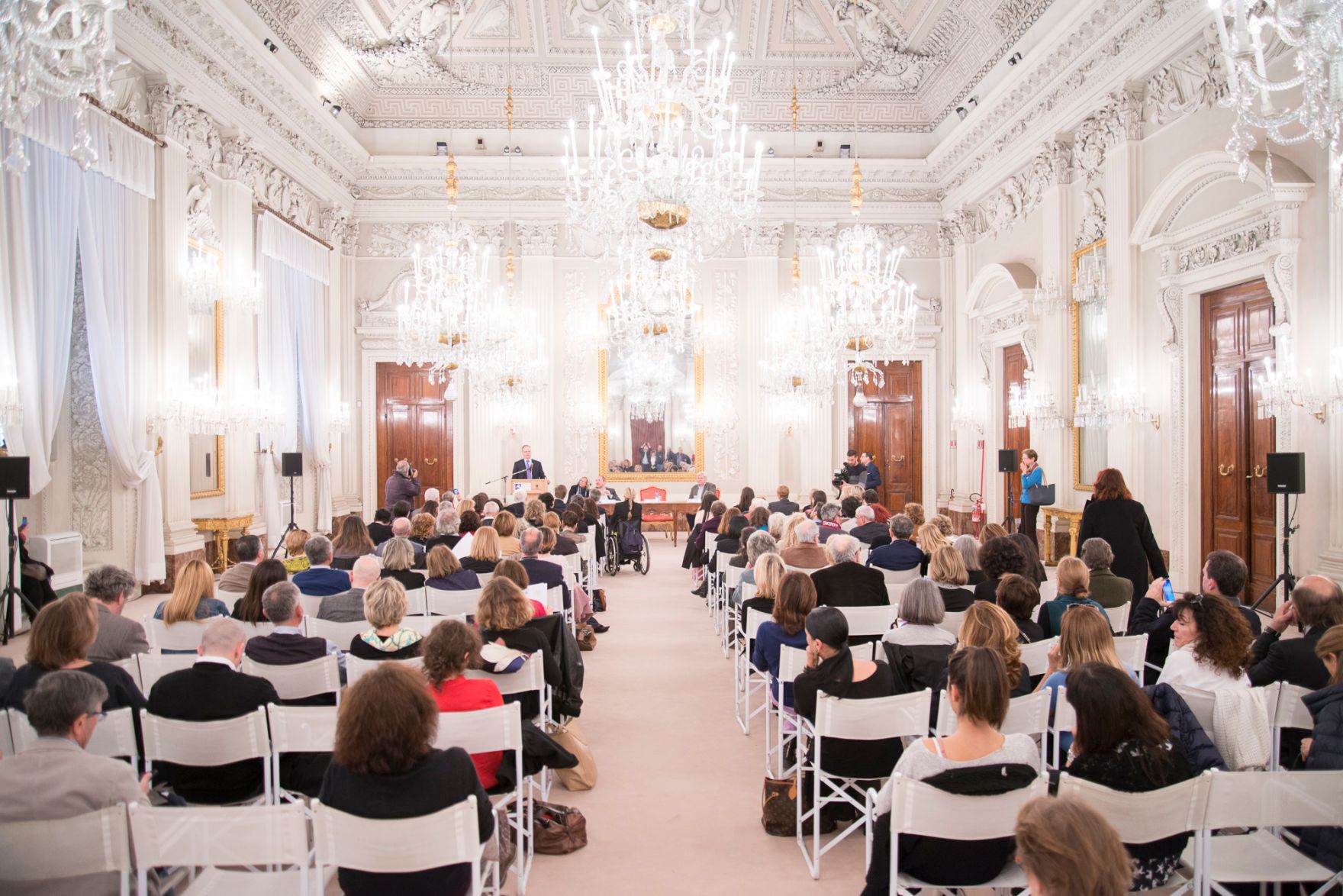 Am 24. M&auml;rz 2017 besuchte Kunst- und Kulturminister Thomas Drozda die Ausstellung "Woman Power" von Maria Lassnig im Palazzo Pitti in Florenz.