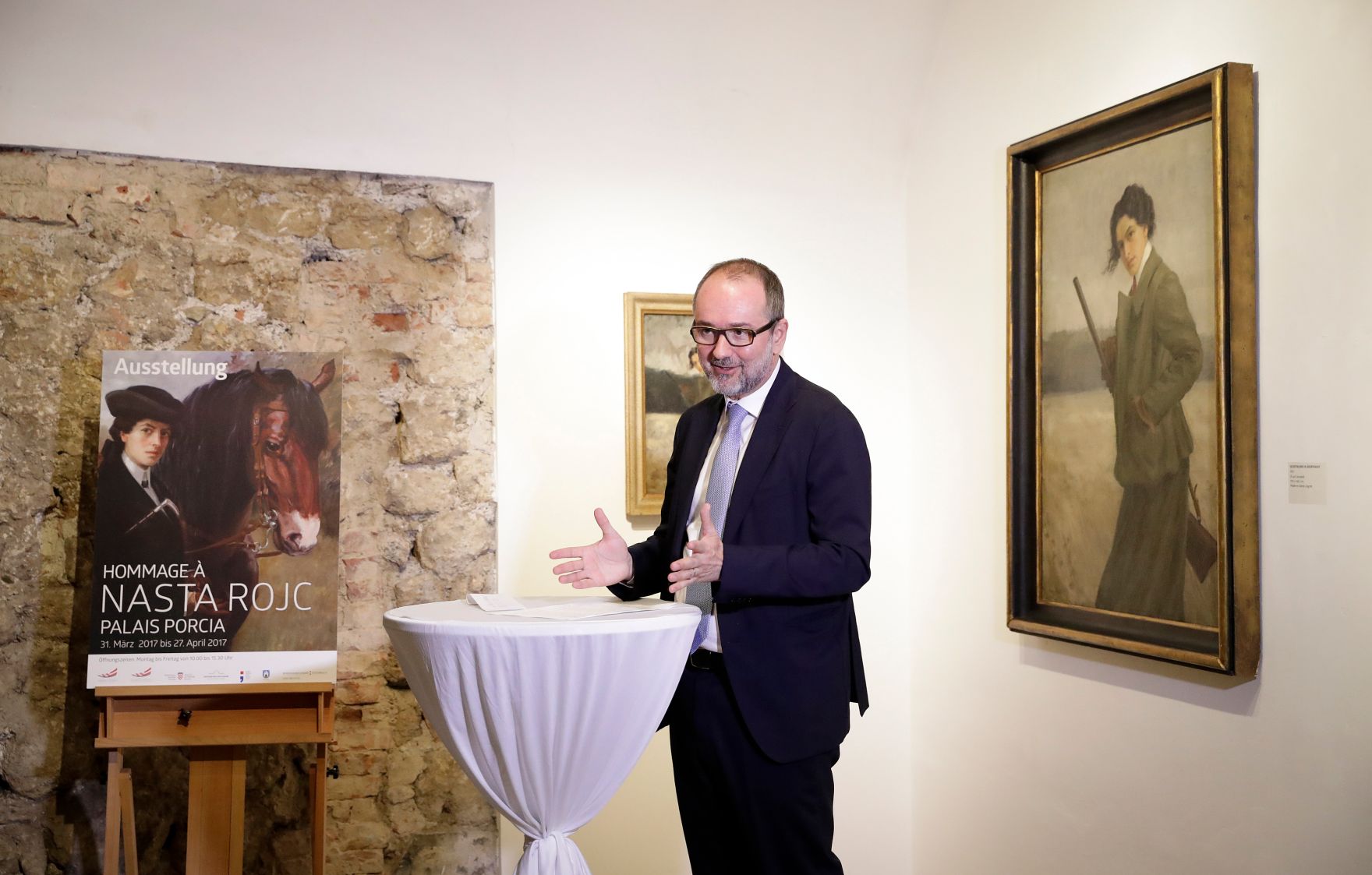 Am 30. M&auml;rz 2017 er&ouml;ffnete Kunst- und Kulturminister Thomas Drozda (im Bild) gemeinsam mit der kroatischen Kulturministerin Nina Obuljen Koržinek die Ausstellung &bdquo;Hommage &agrave; Nasta Rojc&ldquo; im Palais Porcia.