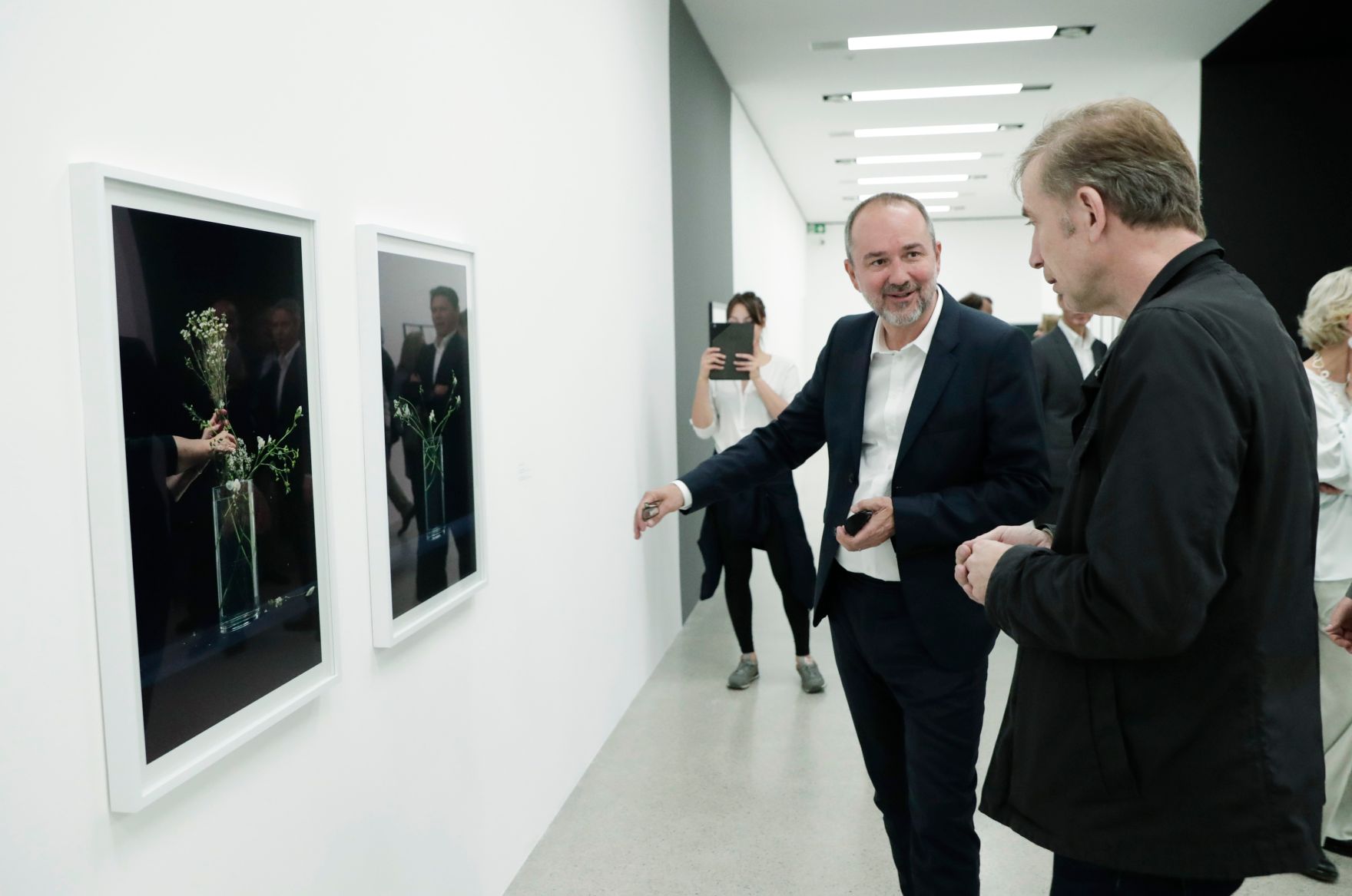 Am 5. Mai 2017 er&ouml;ffnete Kunst- und Kulturminister Thomas Drozda (l.) die Ausstellung - Feministische Avantgarde der 1970er-Jahre - im MUMOK.
