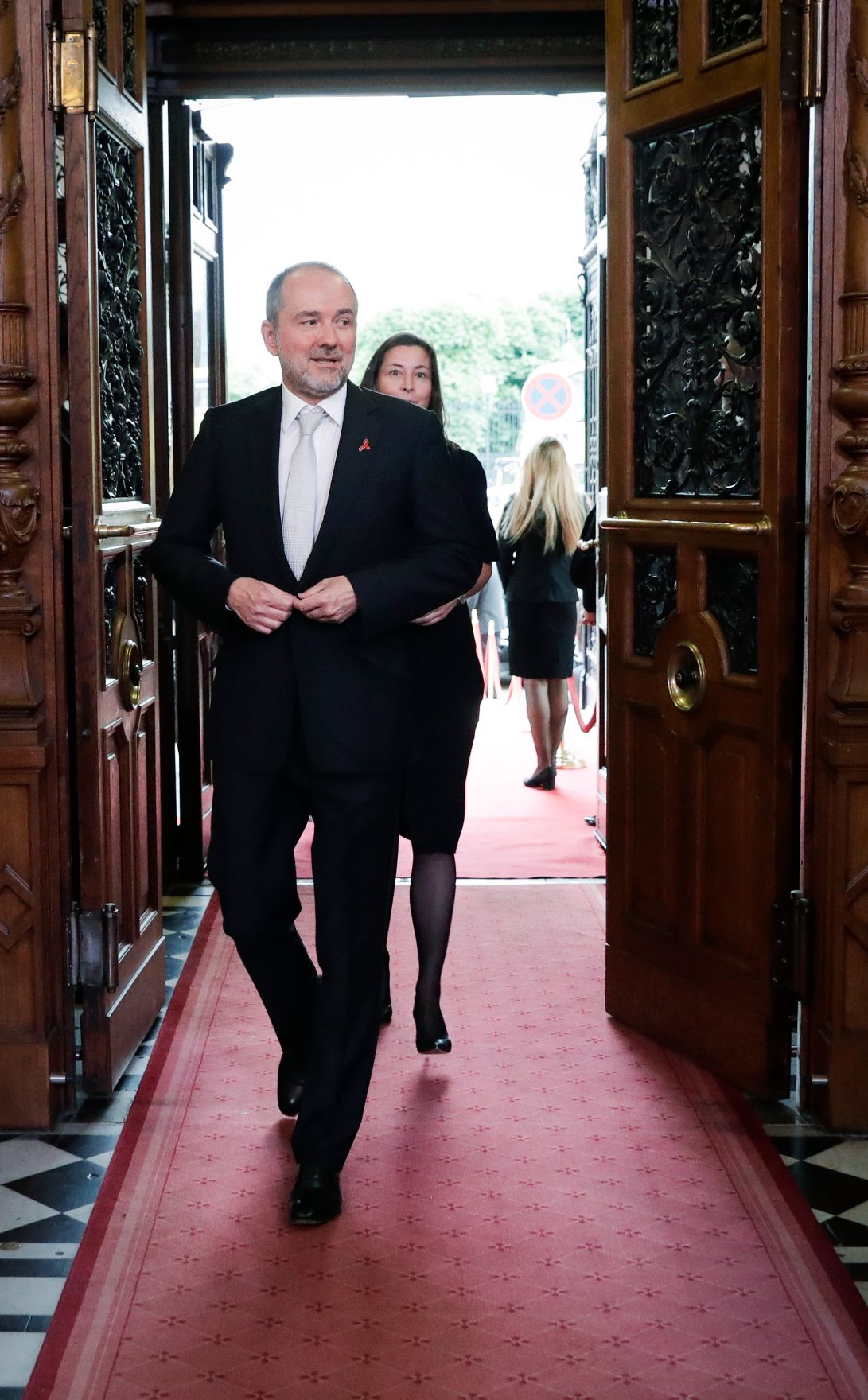 Am 6. Juni 2017 besuchte Kunst- und Kulturminister Thomas Drozda (im Bild) das Life-Ball Celebration Concert im Burgtheater.
