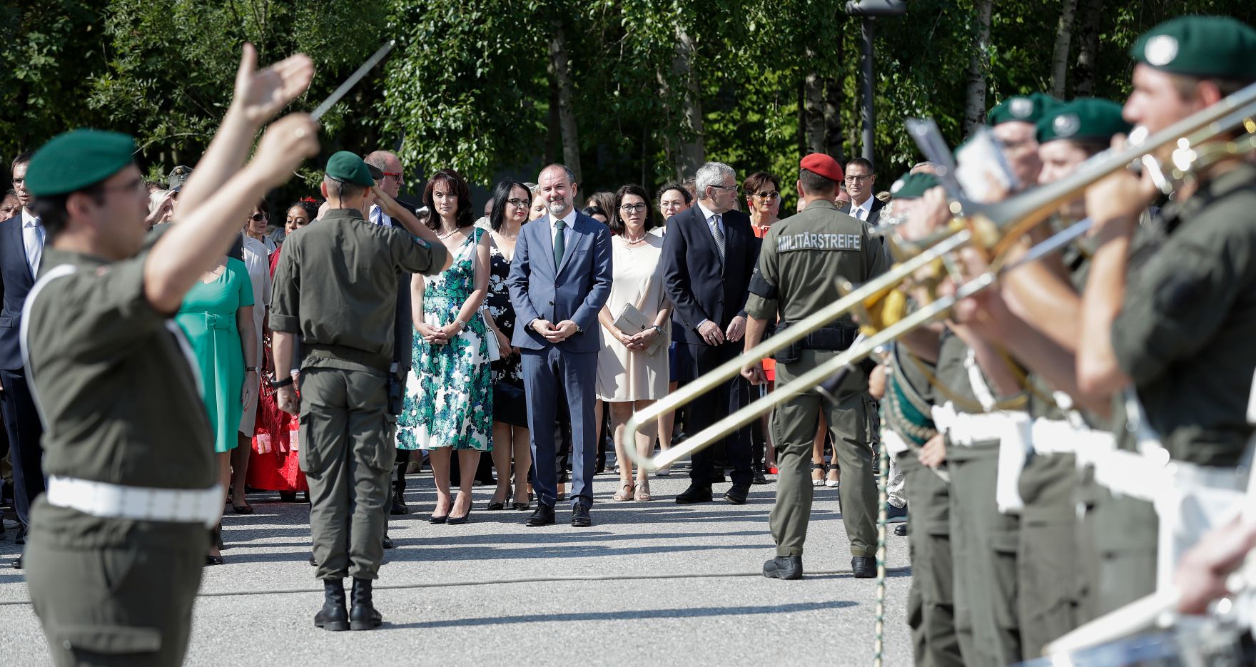 Am 19. Juli 2017 besuchte Kunst- und Kulturminister Thomas Drozda (m.) die Er&ouml;ffnung der Bregenzer Festspiele in Vorarlberg.