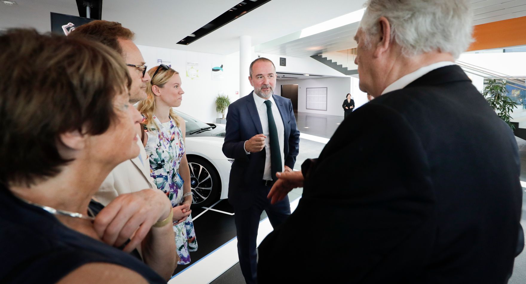 Am 19. Juli 2017 besuchte Kunst- und Kulturminister Thomas Drozda (m.) die Er&ouml;ffnung der Bregenzer Festspiele in Vorarlberg.