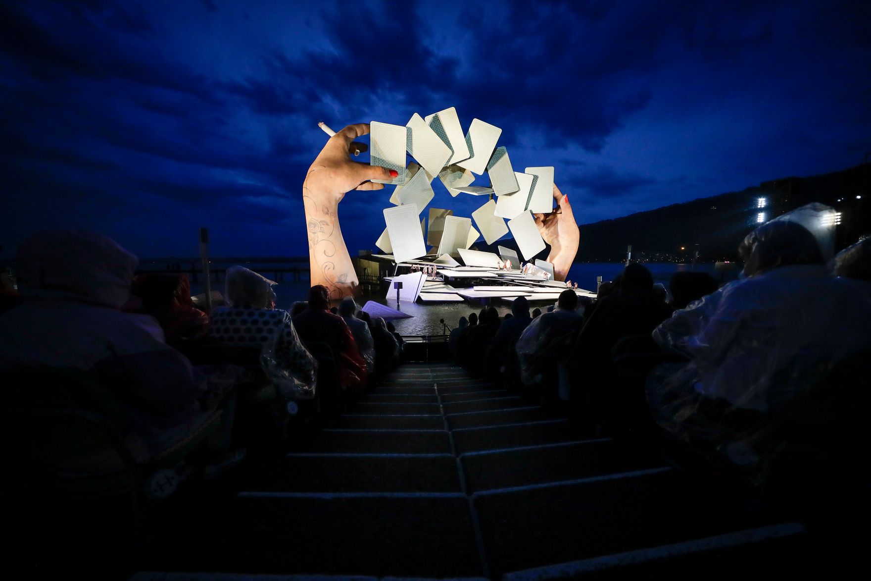 Am 19. Juli 2017 besuchte Kunst- und Kulturminister Thomas Drozda die Er&ouml;ffnung der Bregenzer Festspiele in Vorarlberg. Im Bild bei der Premiere der Oper &bdquo;Carmen&ldquo;.