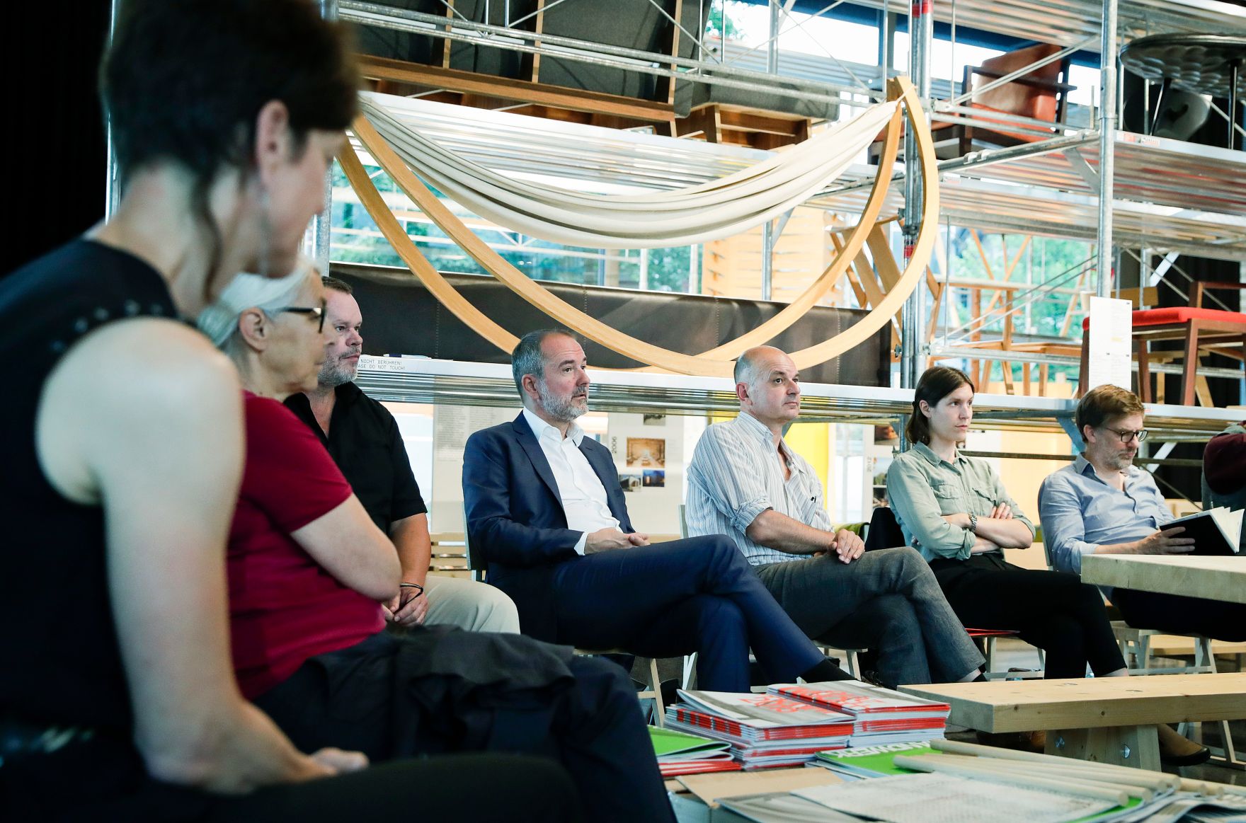 Am 20. Juli 2017 besuchte Kunst- und Kulturminister Thomas Drozda (m.) den Werkraum Bregenzerwald im Zuge der Bregenzer Festspiele in Vorarlberg.