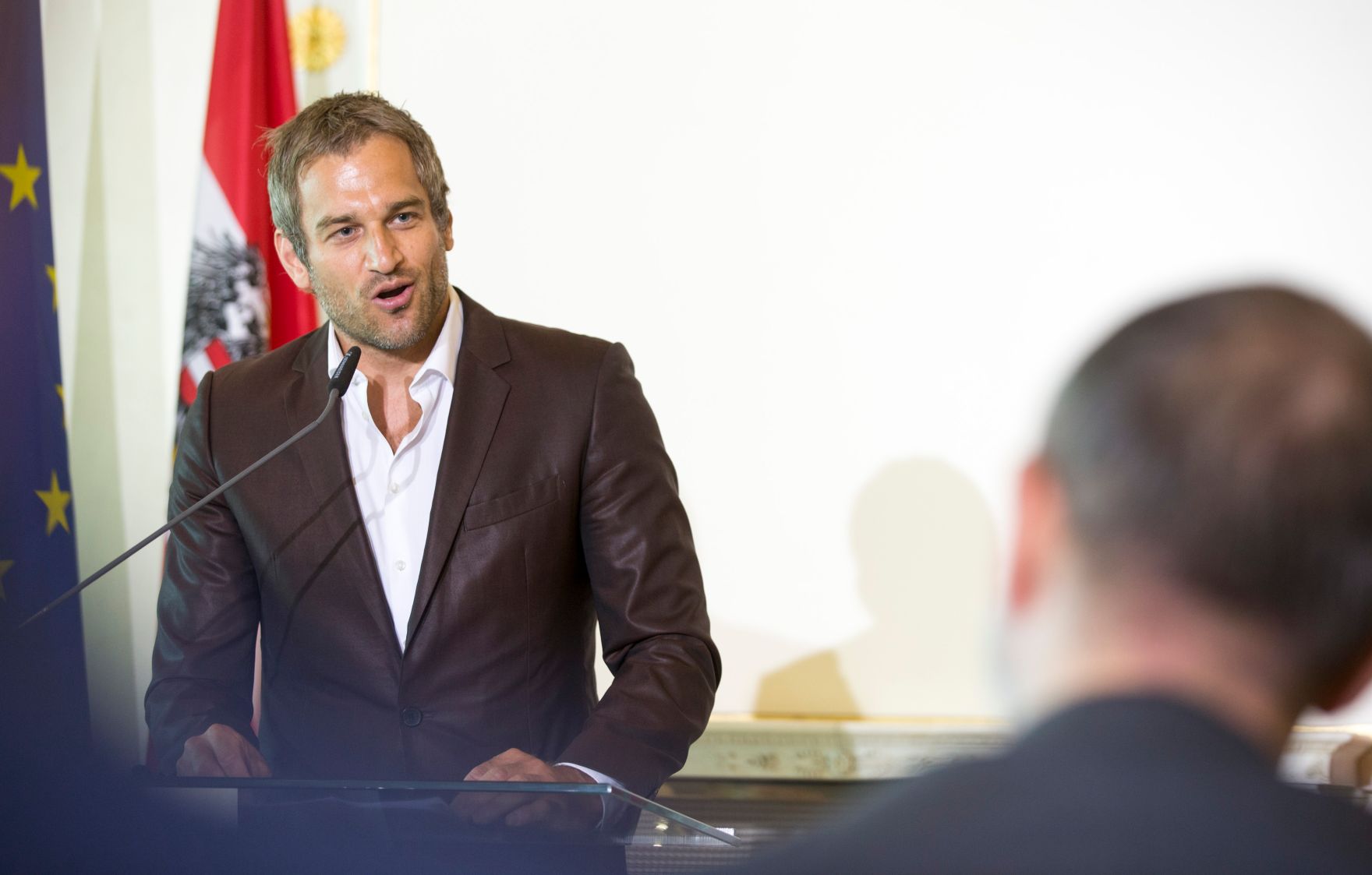 Am 25. Juli 2017 &uuml;berreichte Kunst- und Kulturminister Thomas Drozda das Goldene Ehrenzeichen f&uuml;r Verdienste um die Republik &Ouml;sterreich an Klaus Eberhartinger. Im Bild der Laudator Rainer Pototschnig.