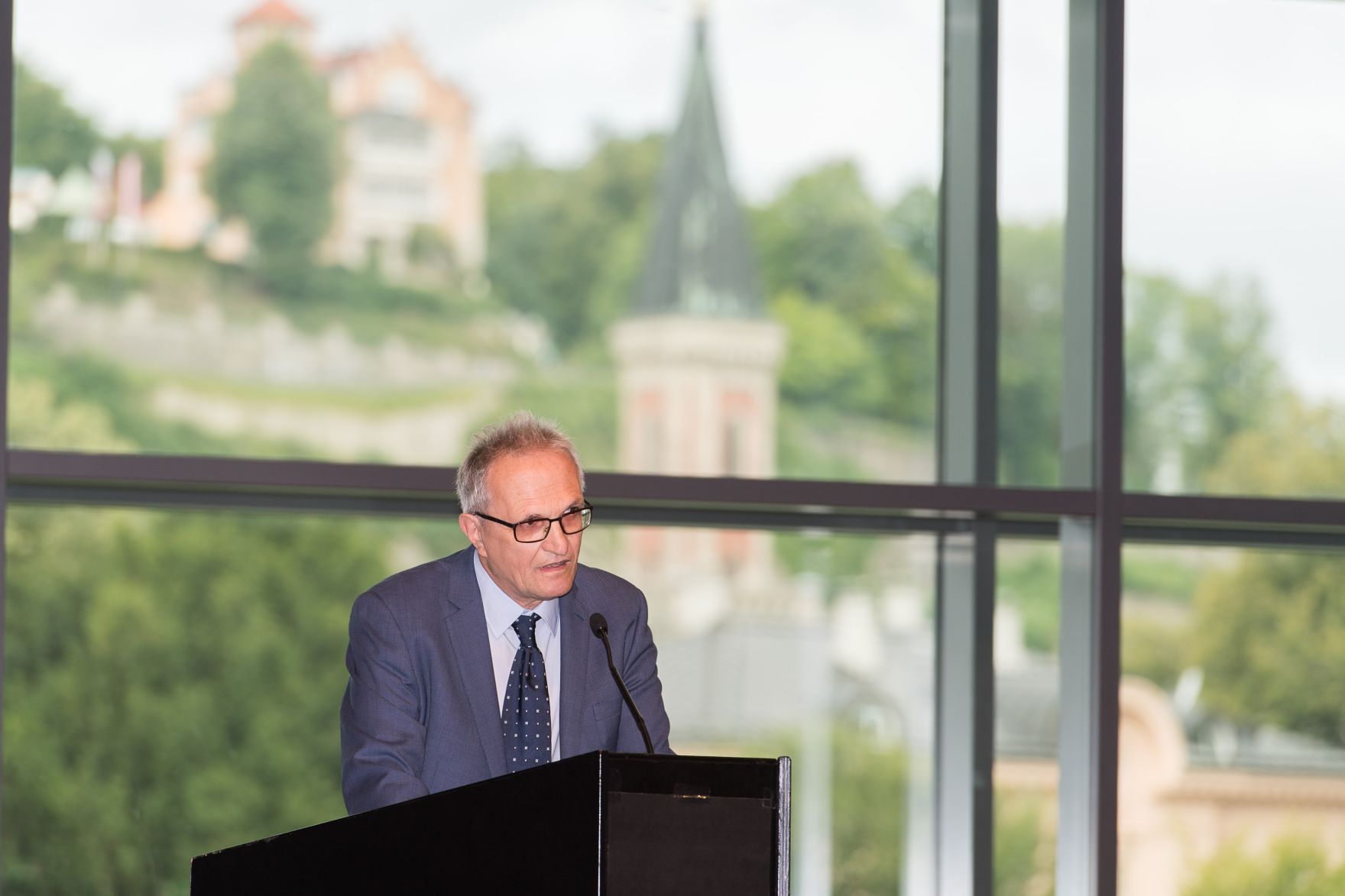 Am 28. Juli 2017 verlieh Kunst- und Kulturminister Thomas Drozda den &Ouml;sterreichischen Staatspreis f&uuml;r europ&auml;ische Literatur an Karl Ove Knausgard anl&auml;sslich der Salzburger Festspiele. Im Bild Laudator Anton Thuswalder.