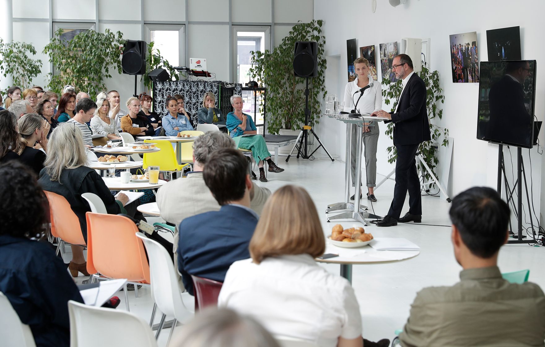 Am 7. September 2017 nahm Kunst- und Kulturminister Thomas Drozda (im Bild) an der Pressekonferenz "10 Jahre Brunnenpassage" teil. Im Anschluss an die Pressekonferenz er&ouml;ffnete er das Symposium "Kunst wirkt!".