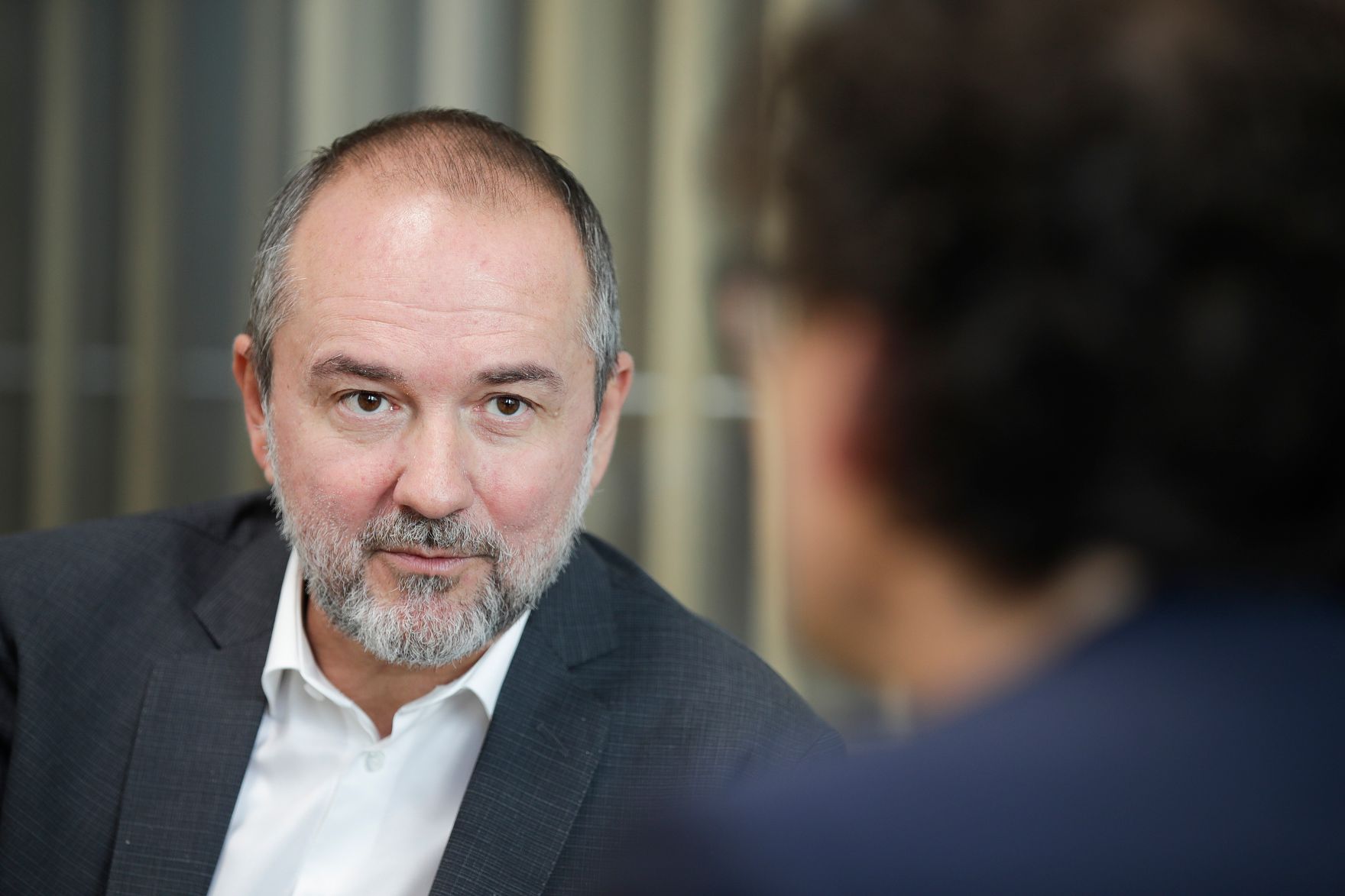 Am 8. September 2017 besuchte Kunst- und Kulturminister Thomas Drozda (l.) die Ars Electronica. Im Bild bei den Ober&ouml;sterreichischen Nachrichten.