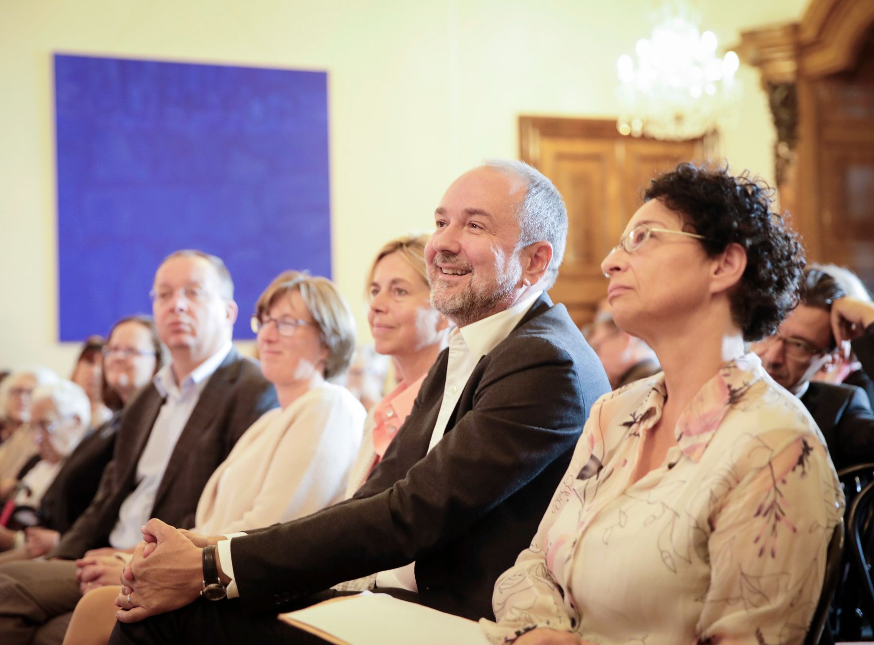 Am 12. September 2017 lud Kunst- und Kulturminister Thomas Drozda (m.) zur OPEN:SPACE Diskussionsreihe zum Thema &bdquo;Bedingungsloses Grundeinkommen?&ldquo;. Im Bild mit der Moderatorin Isolde Charim (r.).