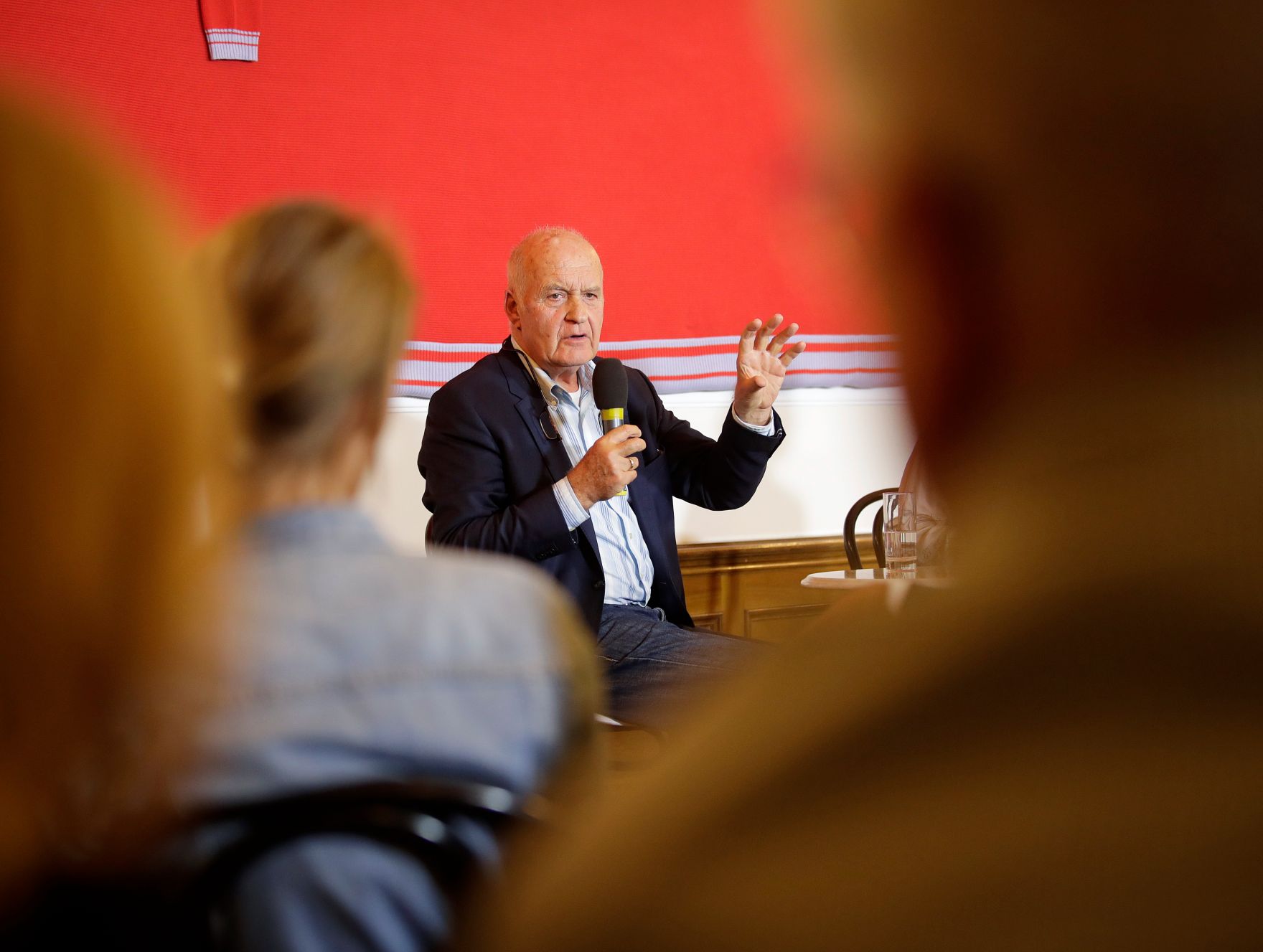 Am 12. September 2017 lud Kunst- und Kulturminister Thomas Drozda zur OPEN:SPACE Diskussionsreihe zum Thema &bdquo;Bedingungsloses Grundeinkommen?&ldquo;. Im Bild der Gr&uuml;nder der Drogeriekette dm Werner G&ouml;tz.