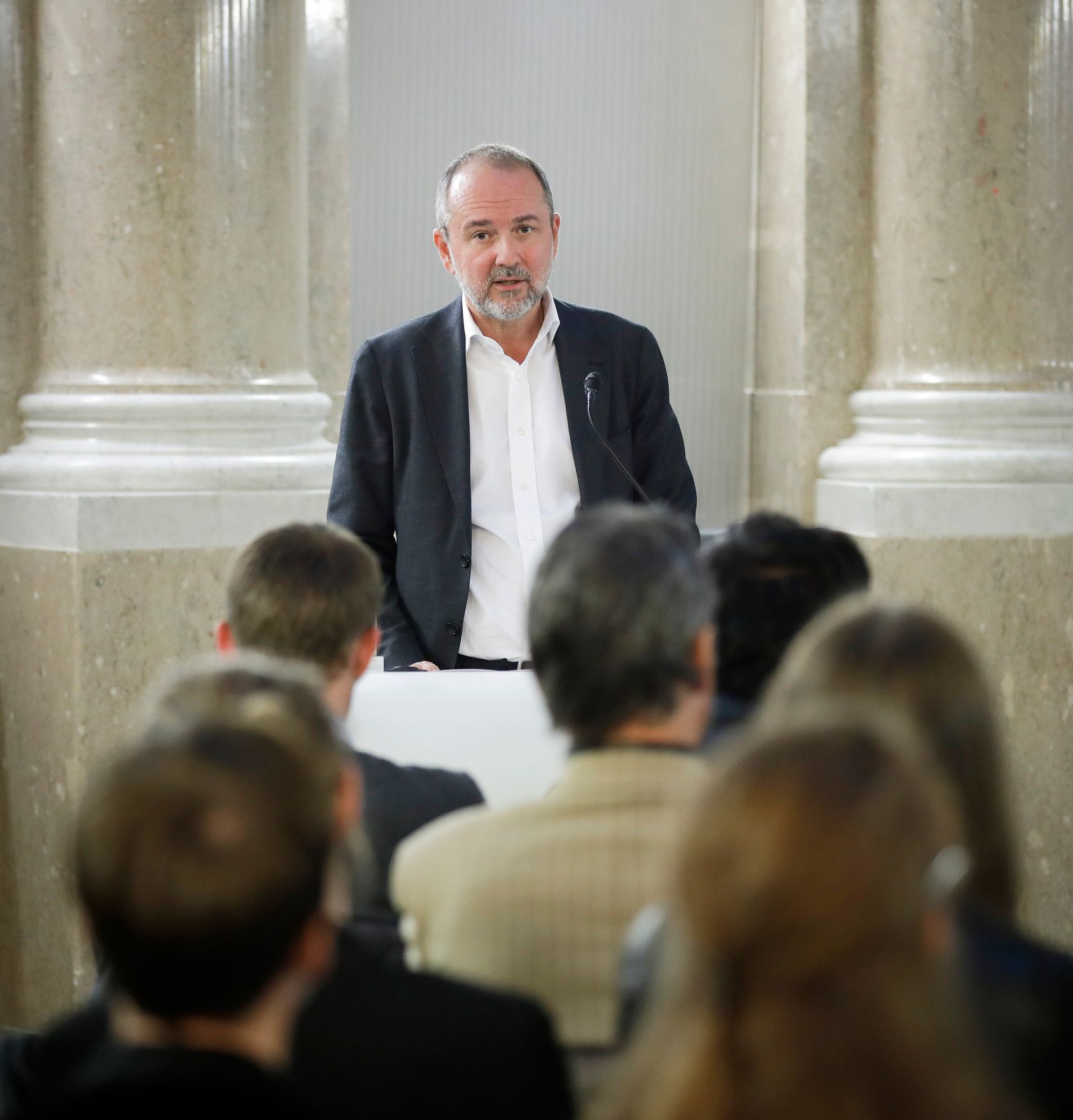 Am 18. September 2017 fand die Veranstaltung "Kinder hinter Gittern?" im Kassensaal des Bundeskanzleramtes statt. Im Bild Kanzleramtsminister Thomas Drozda.