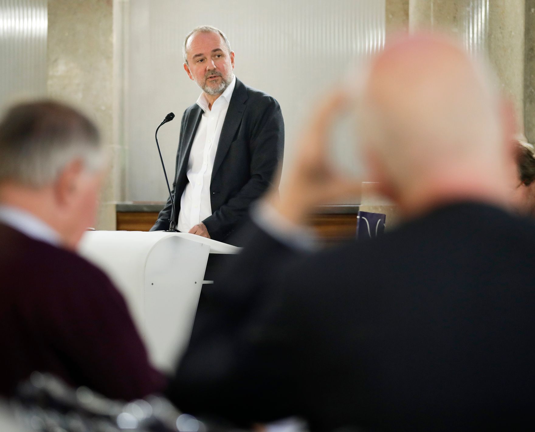 Am 18. September 2017 fand die Veranstaltung "Kinder hinter Gittern?" im Kassensaal des Bundeskanzleramtes statt. Im Bild Kanzleramtsminister Thomas Drozda.