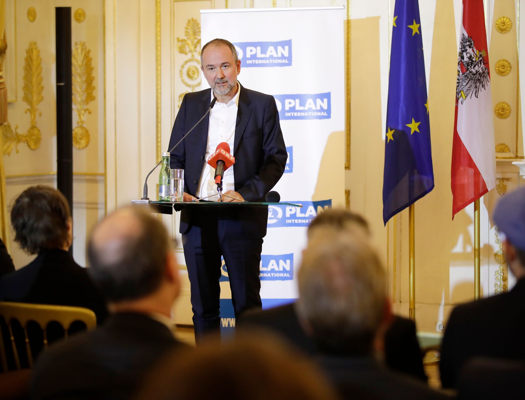 Am 19. September 2017 fand die Verleihung des Plan Medienpreis f&uuml;r Kinderrechte im Bundeskanzleramt statt. Im Bild Kanzleramtsminister Thomas Drozda.