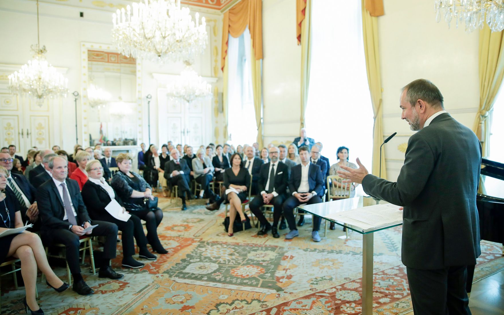 Am 27. September 2017 bestellte der Bundeskanzler Vertreterinnen und Vertreter der Wirtschaft zu Mitgliedern der bei der Bundesanstalt &quot;Statistik &Ouml;sterreich&quot; eingerichteten Wirtschaftskurie. Im Bild Kanzleramtsminister Thomas Drozda.